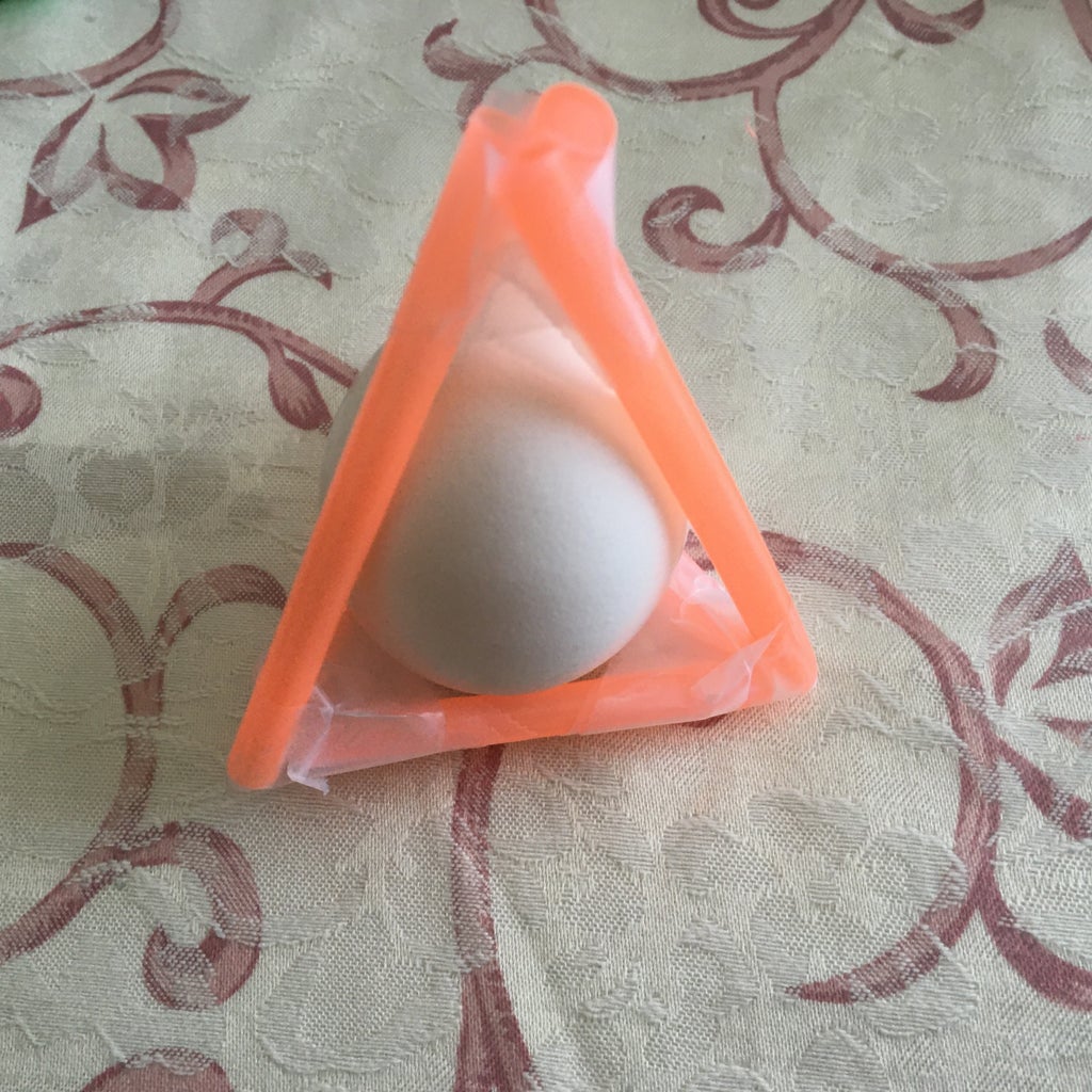 Easy and Lightweight Egg Drop Protection Device : 5 Steps