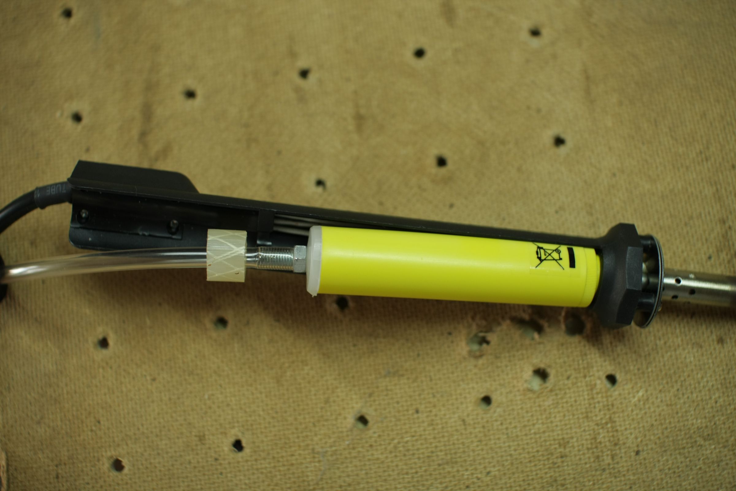 Hot Air Soldering Gun From a Desoldering Iron With a Vaccume Pump 6 Steps (with Pictures