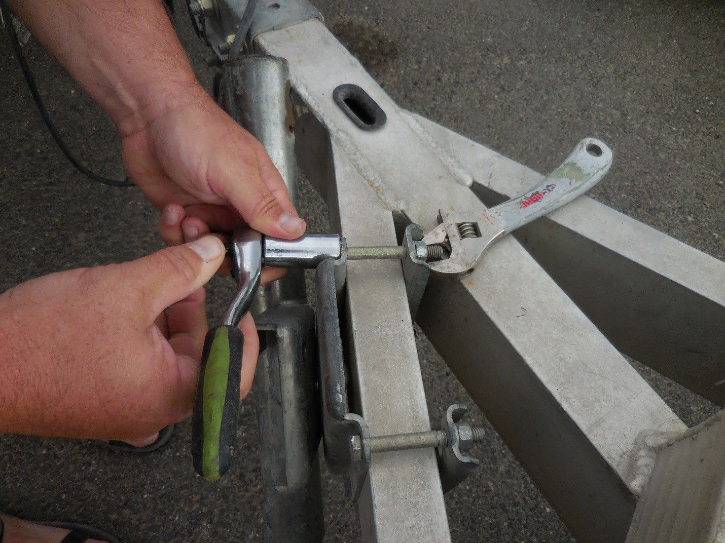 How to Replace a Pivoting Tongue Jack 7 Steps (with Pictures