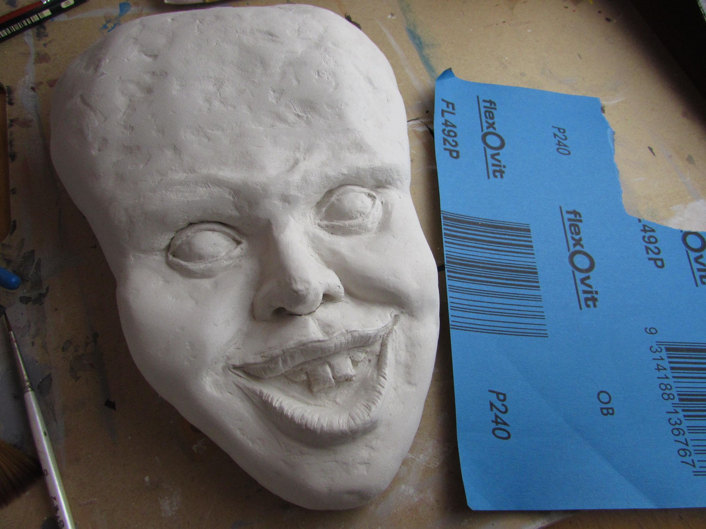 IT Pennywise Paper Mache Wall Decor 5 Steps (with Pictures