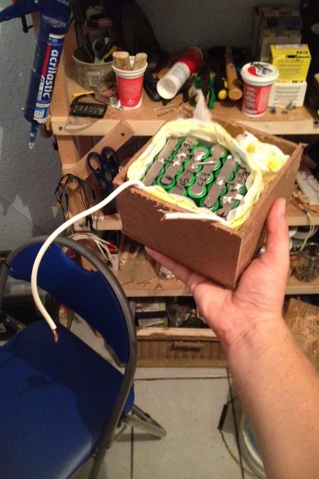 Big Lithium Ion Battery Pack Made From Used Laptop Batteries (190+ Watt Hours)