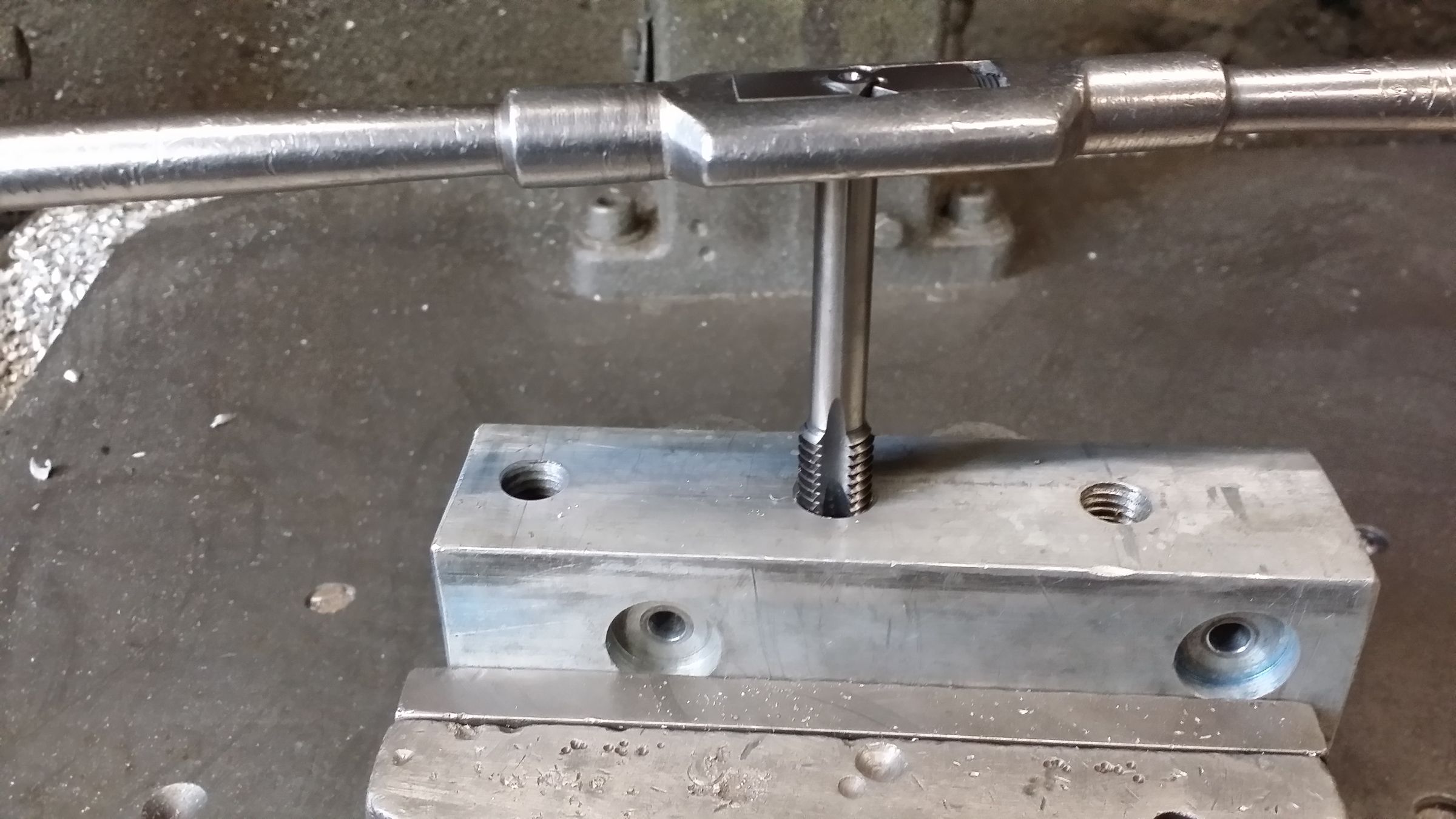 Tapping a Straight Hole With the Aid of a Drill Press 7 Steps (with