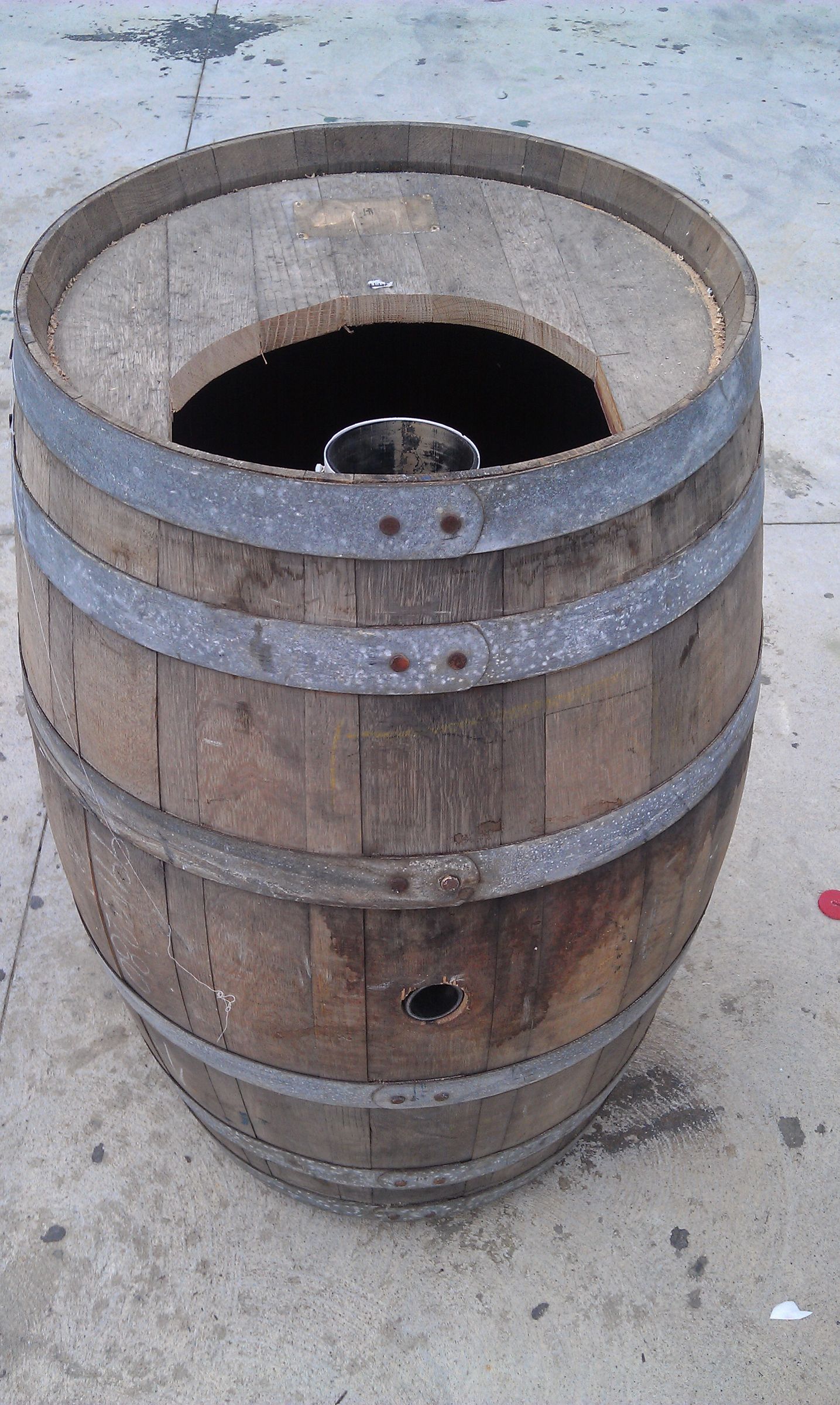 Stabbing a Wine Barrel Effect