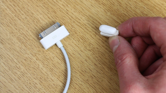 1: Make a USB Cable Mount on Your Monitor