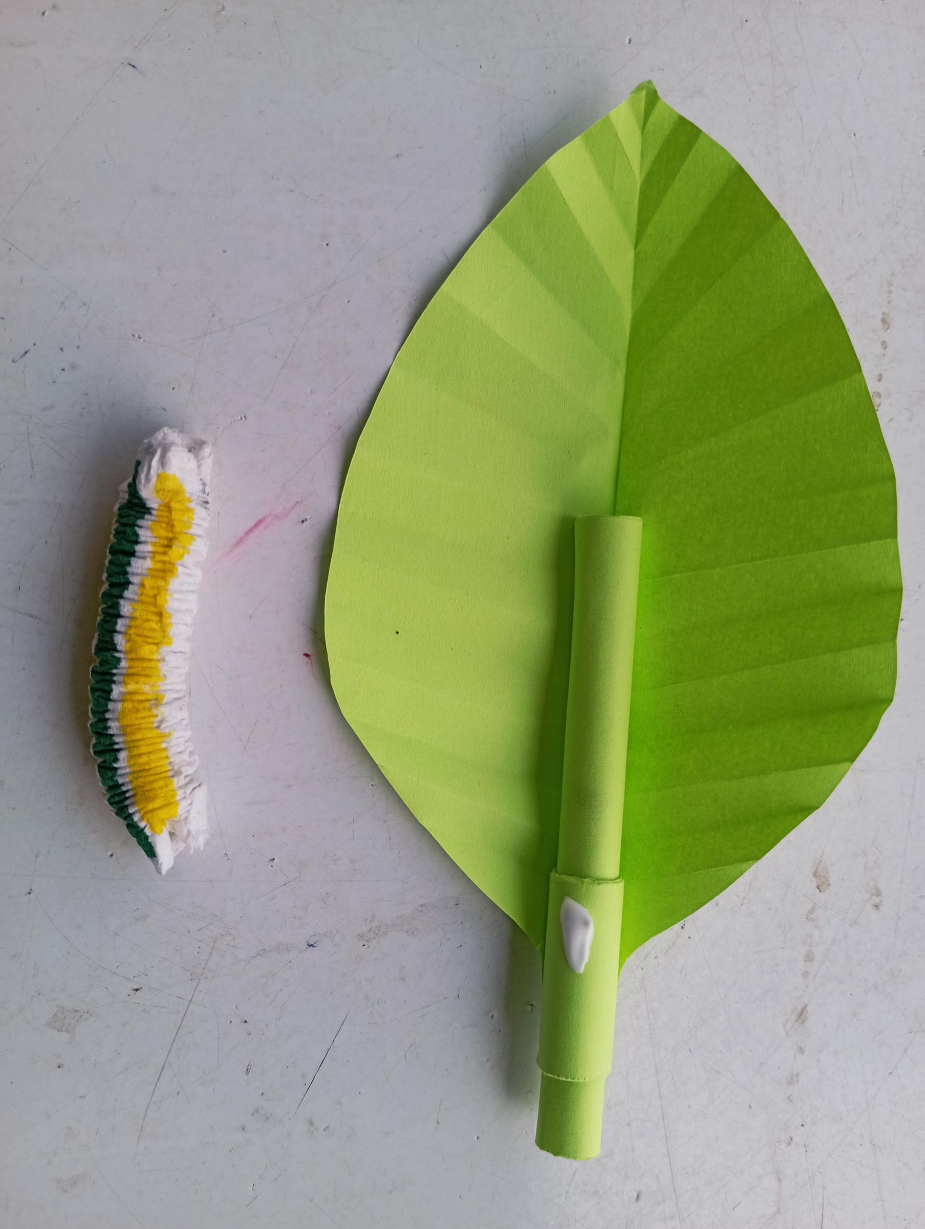 Super Simple DIY Fun Paper Wriggling Caterpillar. : 10 Steps (with ...