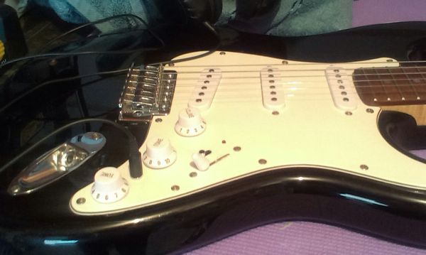 Built in Guitar Headphone Amp