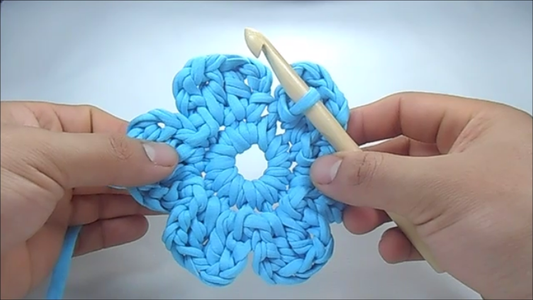 How to Crochet a Six-Petal Flower : 12 Steps (with Pictures ...