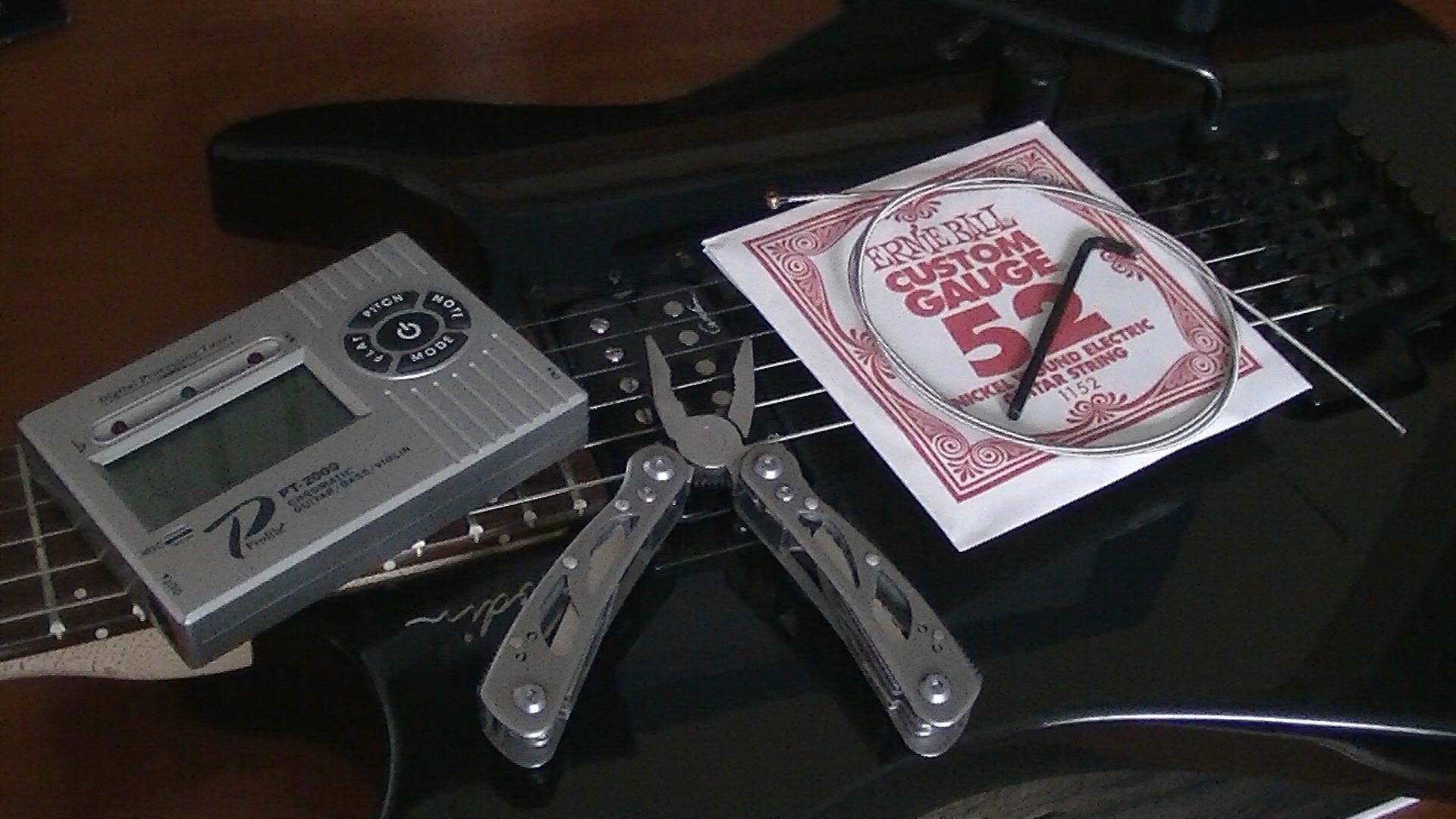 Change Floyd Rose Guitar's String 10 Steps Instructables