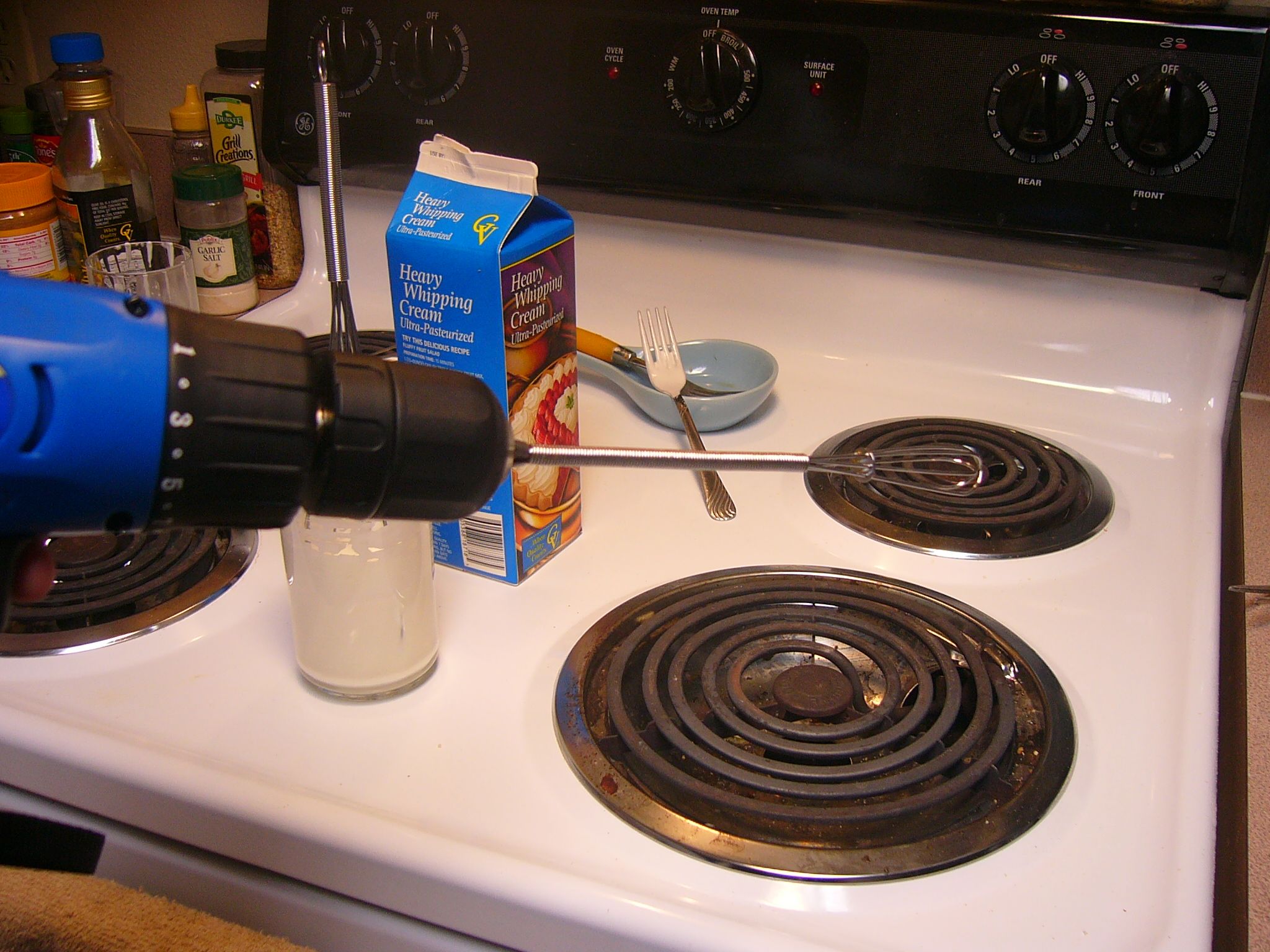 [Collegiate Desserts] Handmade Whipped Cream 4 Steps Instructables
