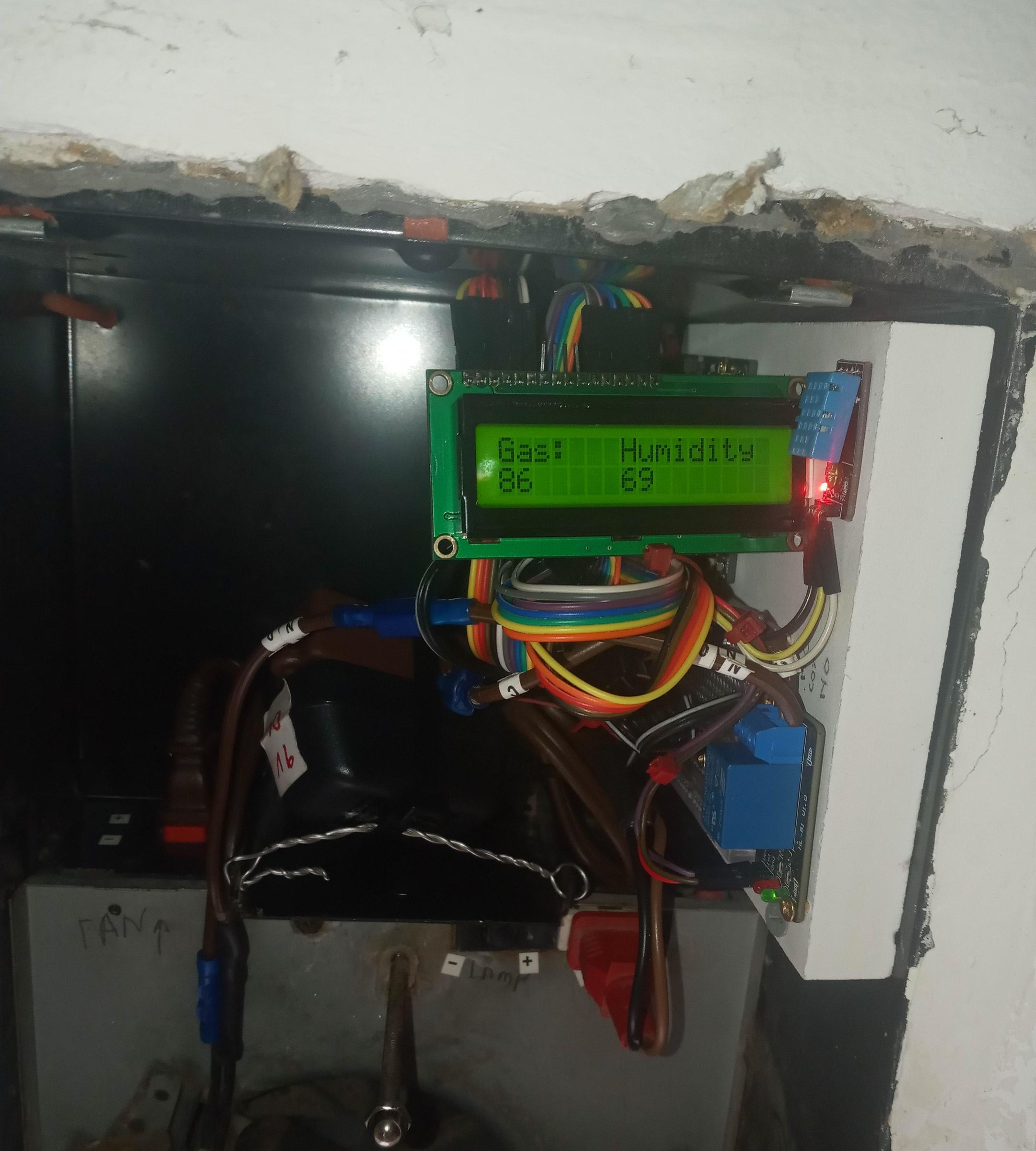  Automatic Bathroom Fan Controller