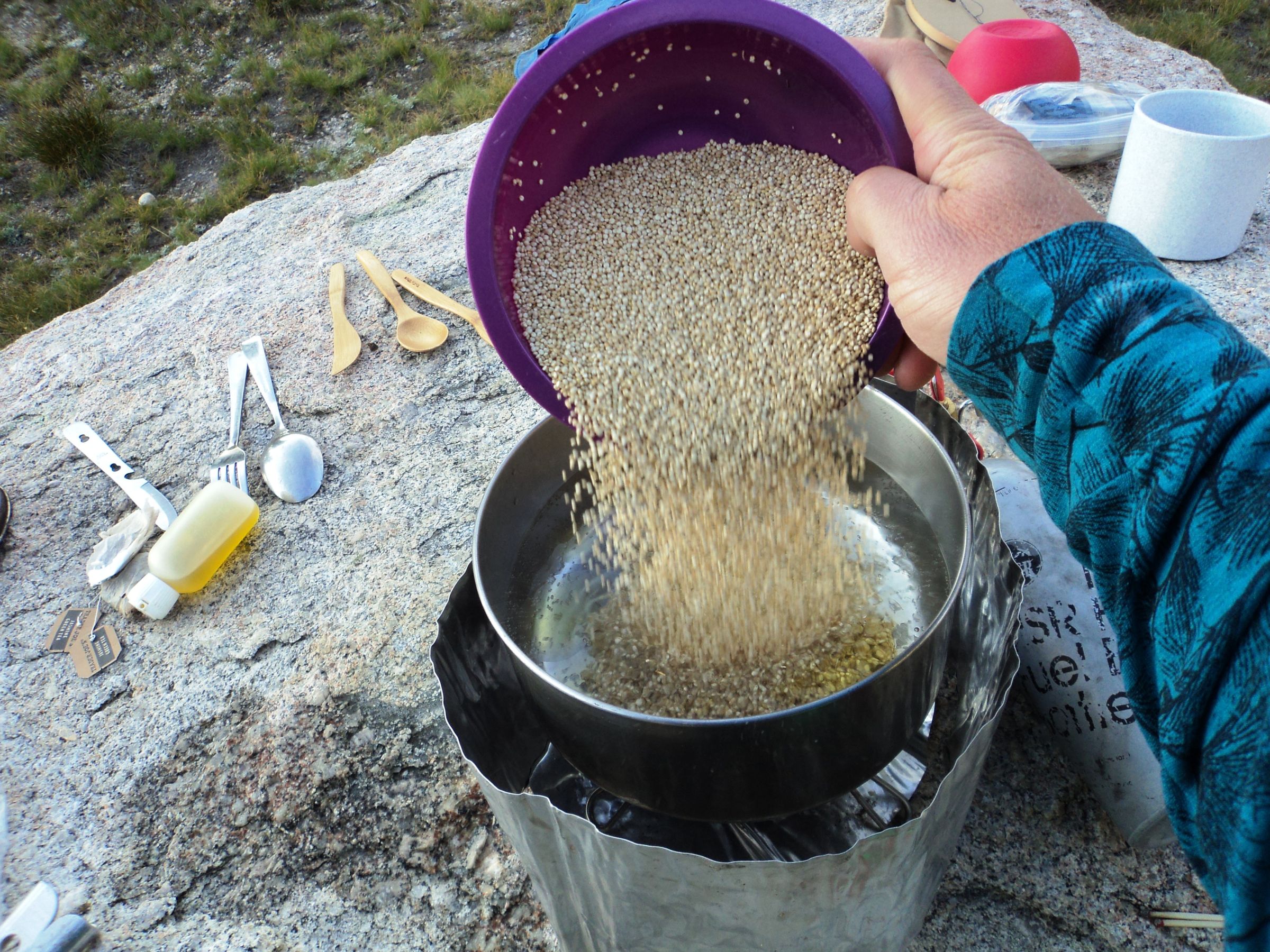 [Backpacking Food] Quinoa With Veggies 5 Steps (with Pictures