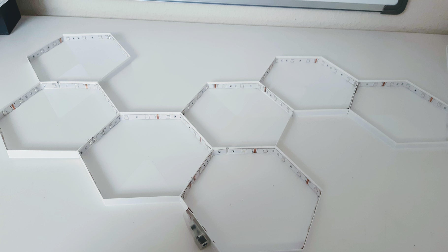 Easy DIY Hexaleaf/Nanoleaf LED-Panel : 8 Steps - Instructables