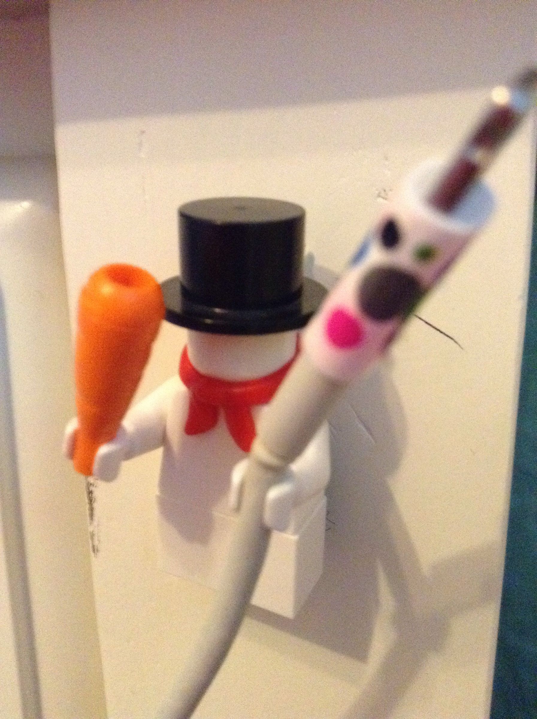 How To Make Mini Figs Hold Your Charging Cord