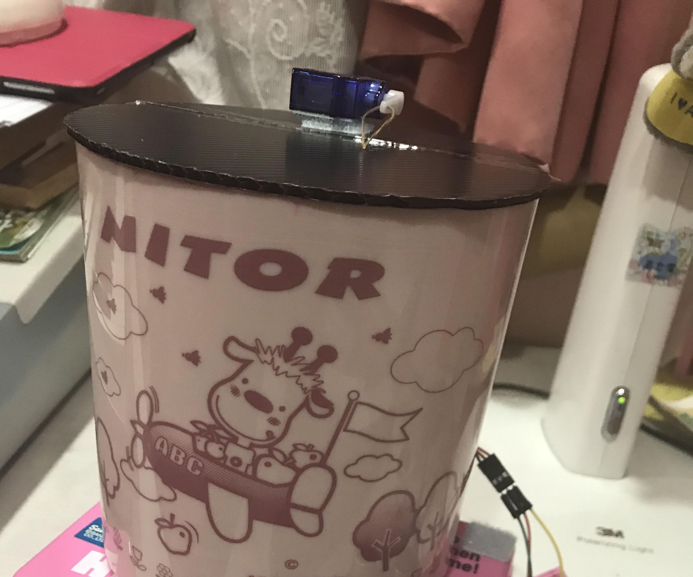 自動垃圾桶加夜燈