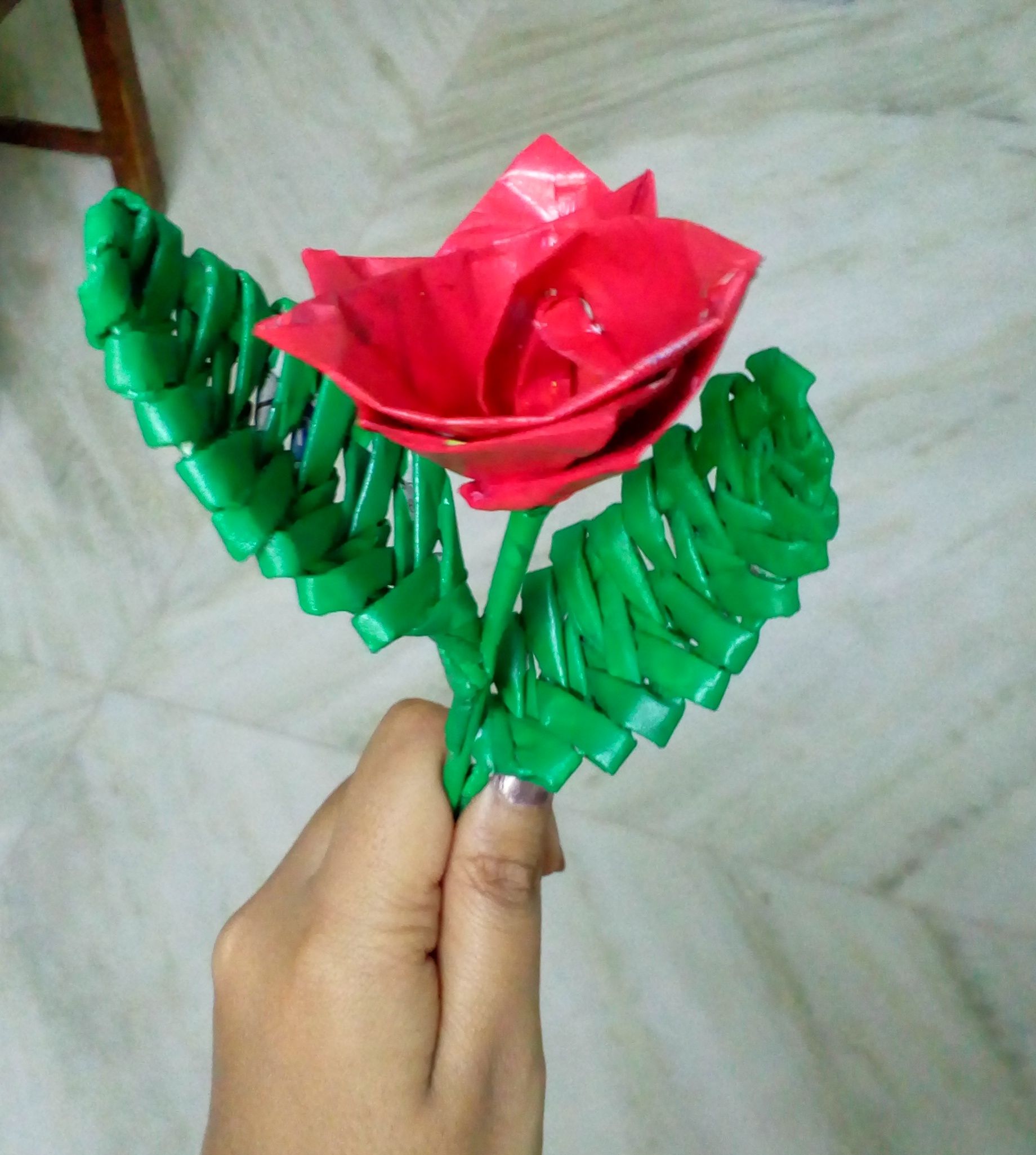 Newspaper Tubes Weaving Leaf How to Weave a Leaf Using Newspaper Tube