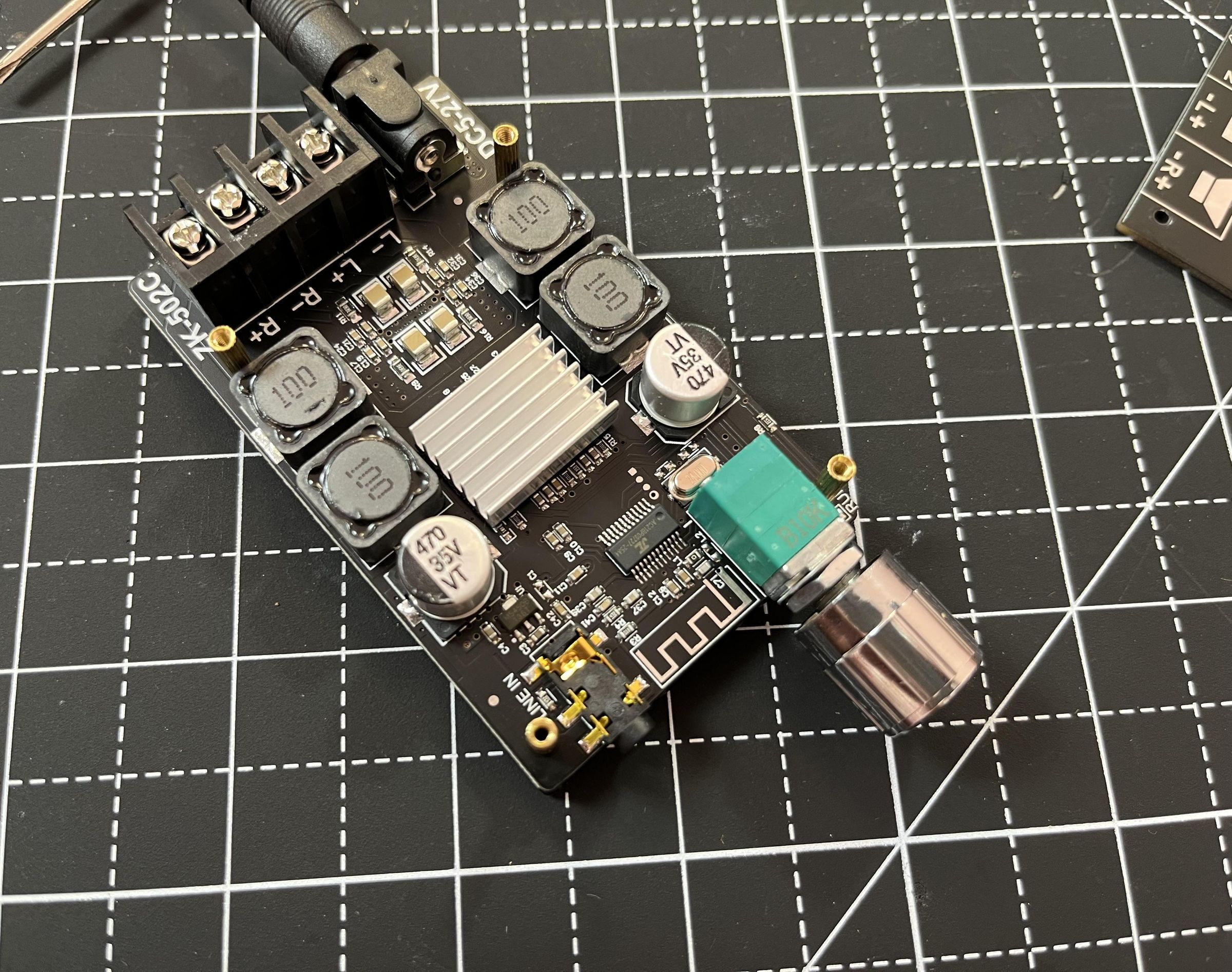 Review to 502C 50+50W Class D Amplifier : 7 Steps - Instructables