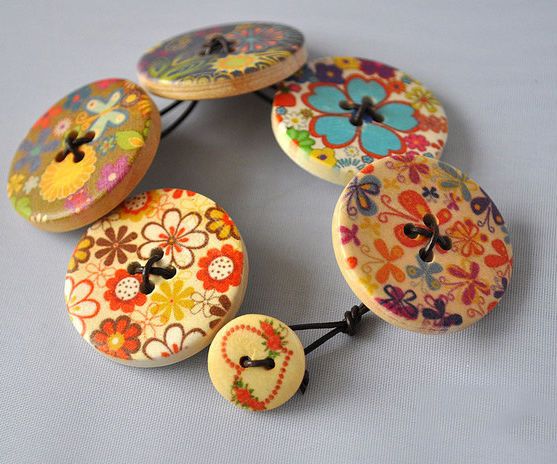DIY Button Bracelet 