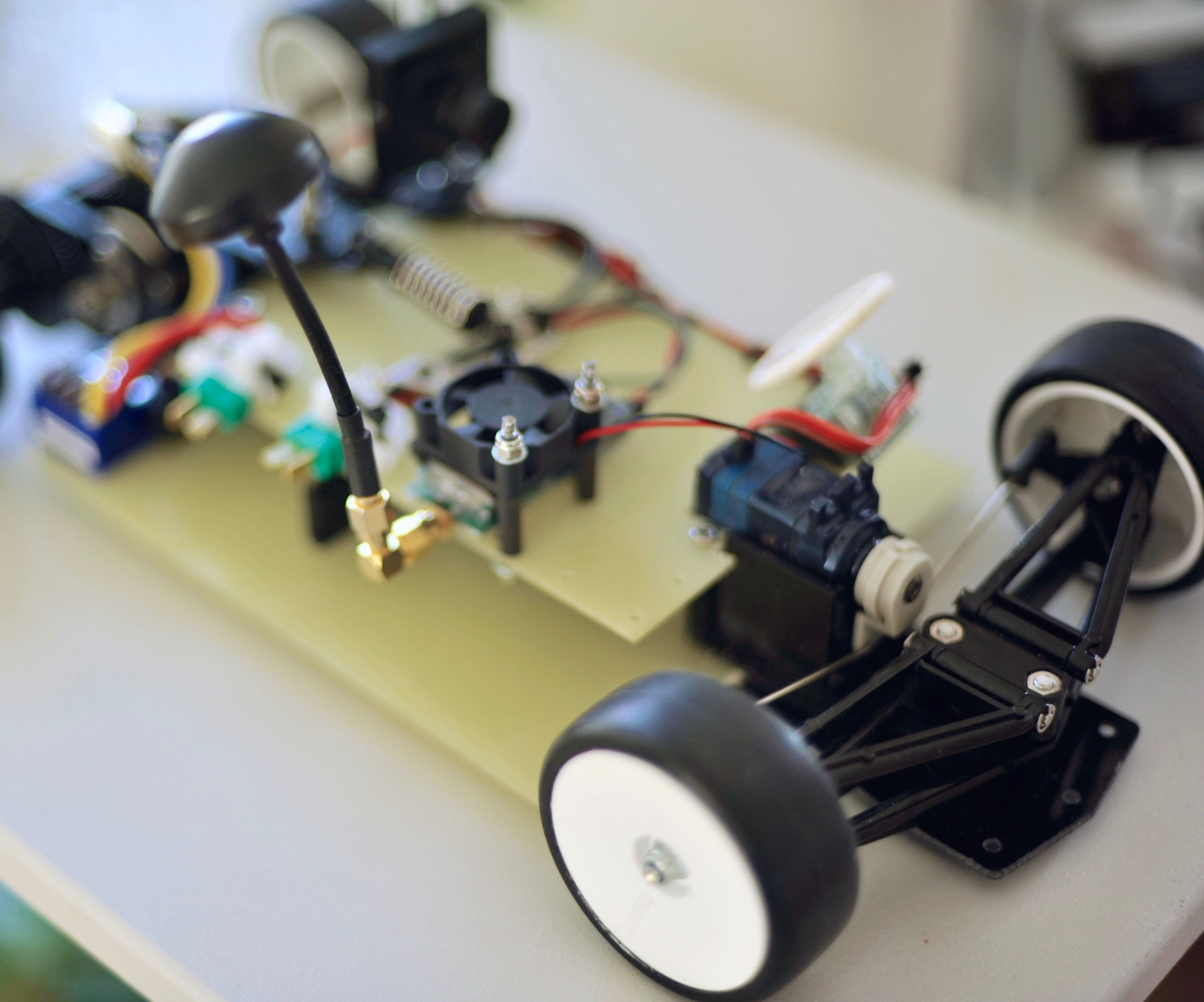 Tamiya F103 GT // FPV CAR : 4 Steps (with Pictures