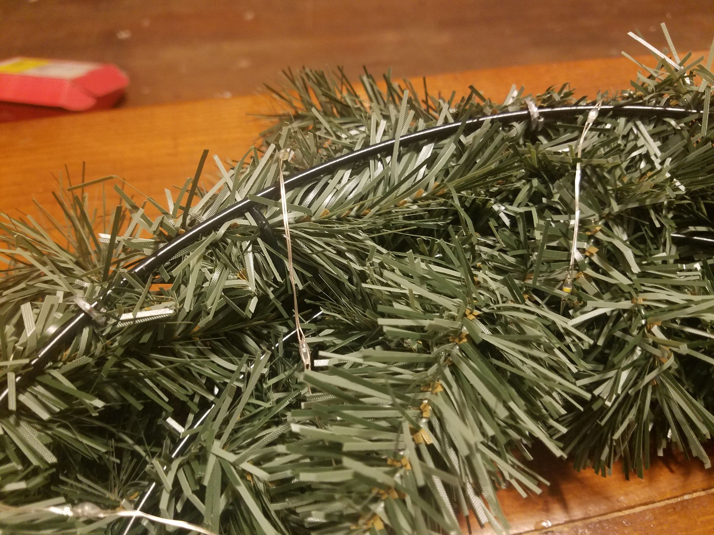 Light Up Christmas Wreath for Front of Car 5 Steps Instructables