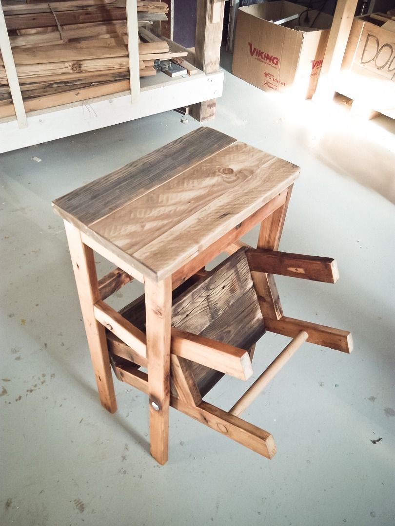 Foldable Stool-step Realisation