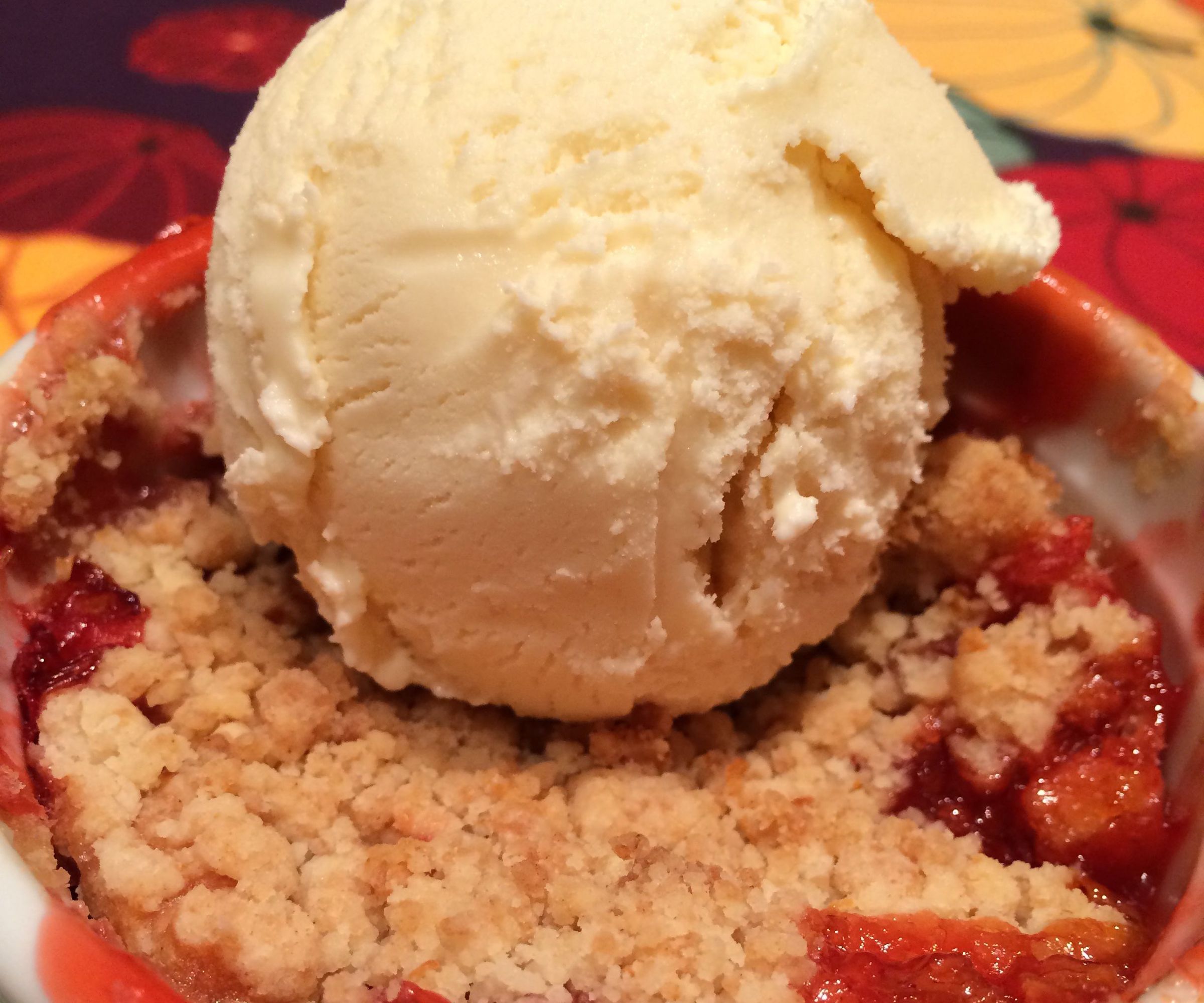 Miniature Strawberry Rhubarb Crumble