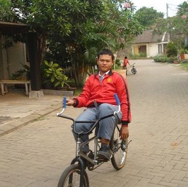 BMX and MTB Change Into a Simple Recumbent Bike