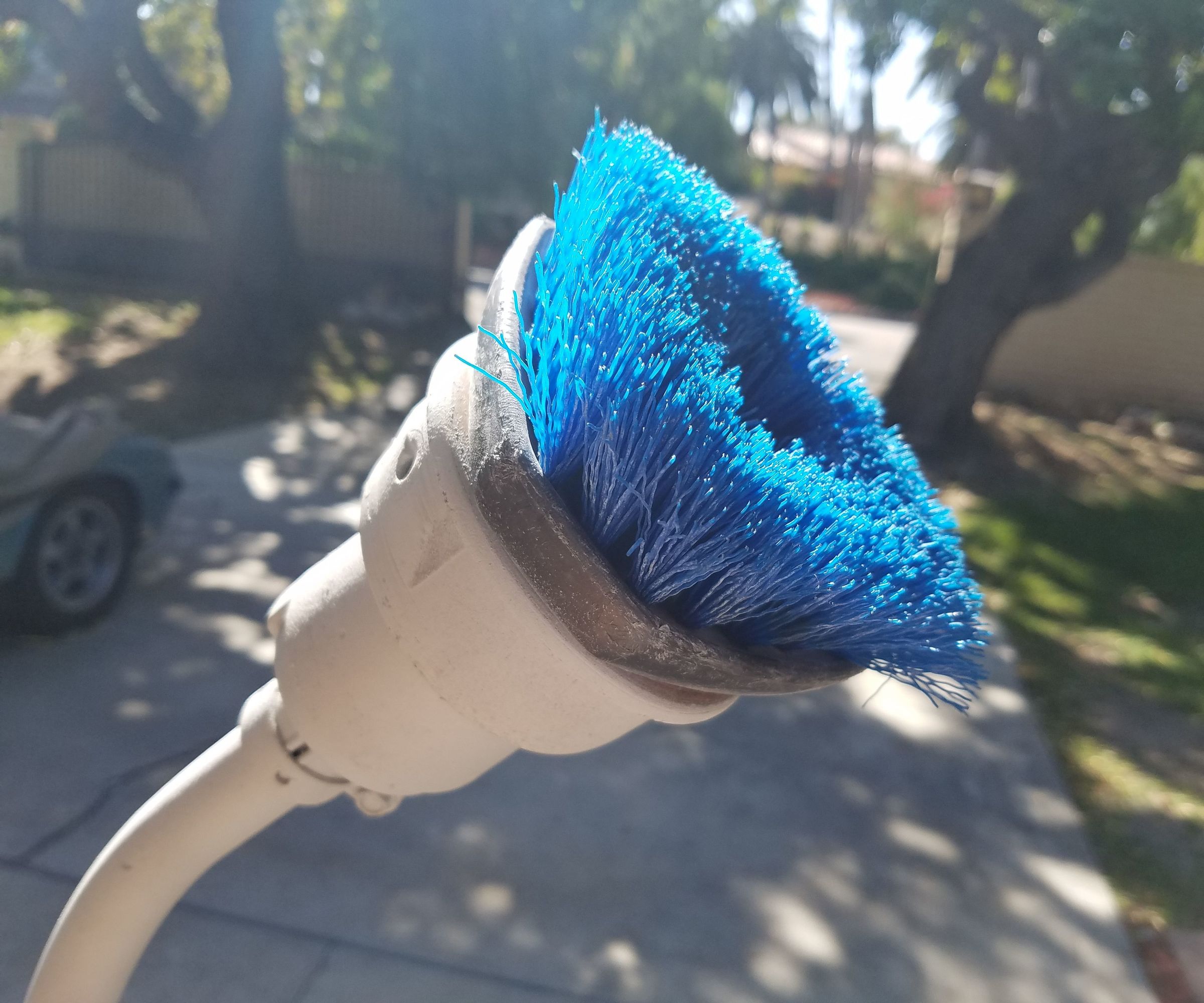 String Trimmer Tire Scrubber