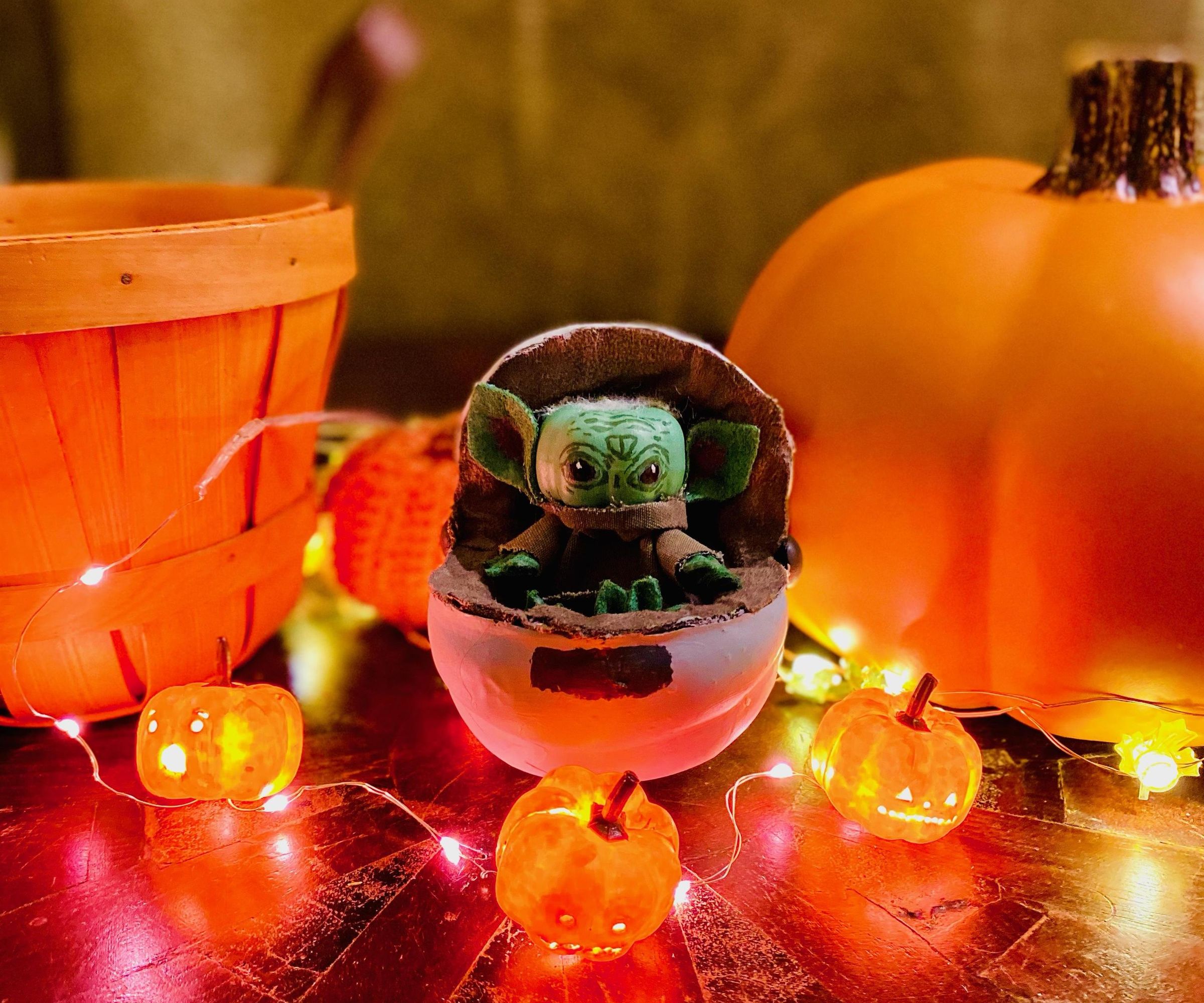 Turn Decorative Pumpkins Into Baby Yoda & Space Pod, With Added Jack-O-Lantern Lights!