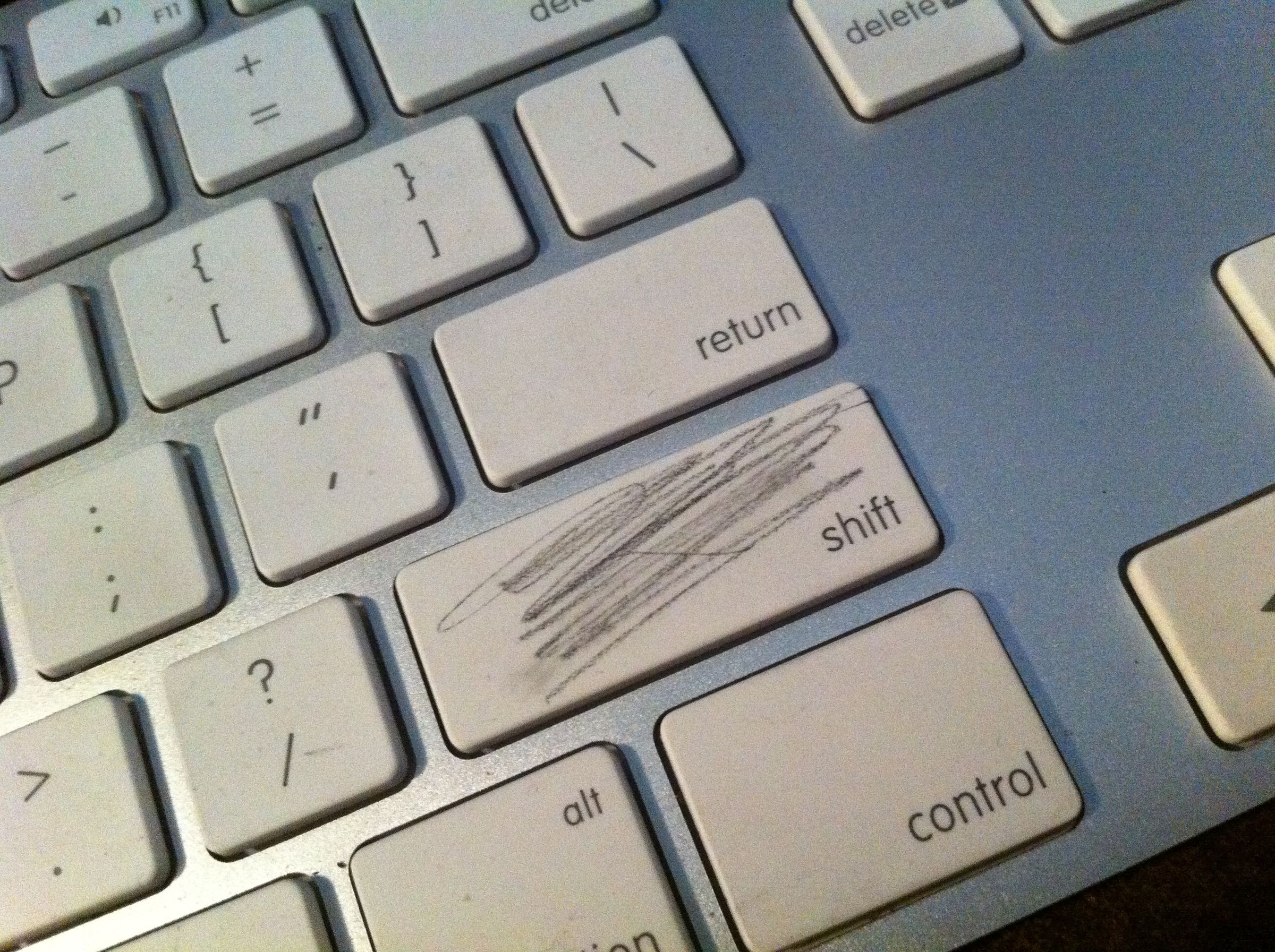 How to Clean Graphite Off of a Keyboard