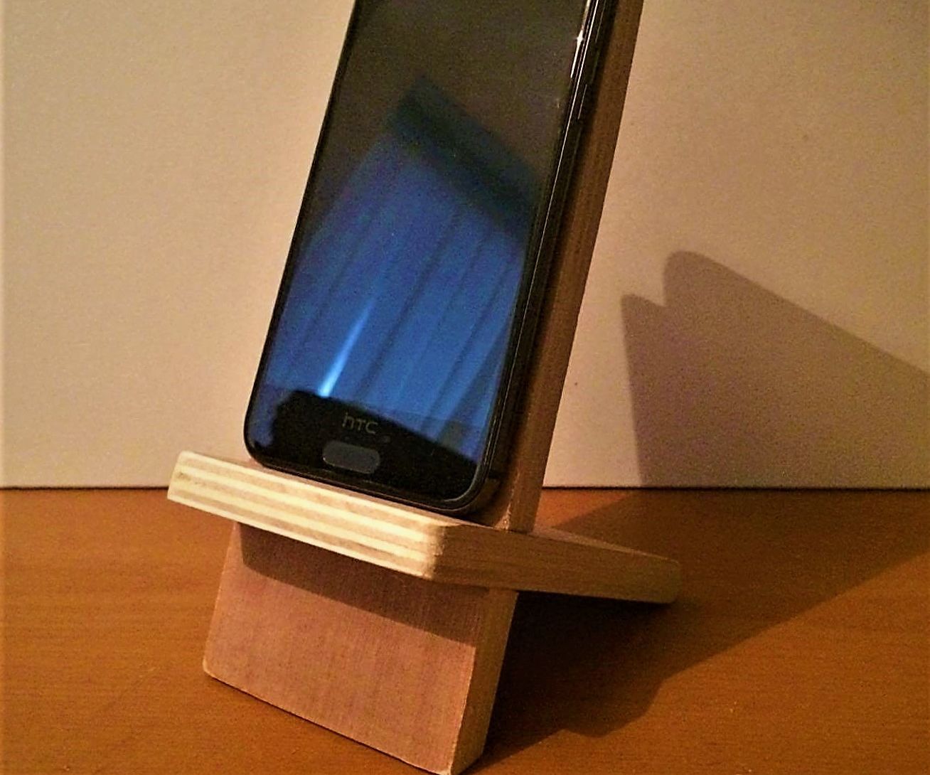 Deck Chair Phone Holder 
