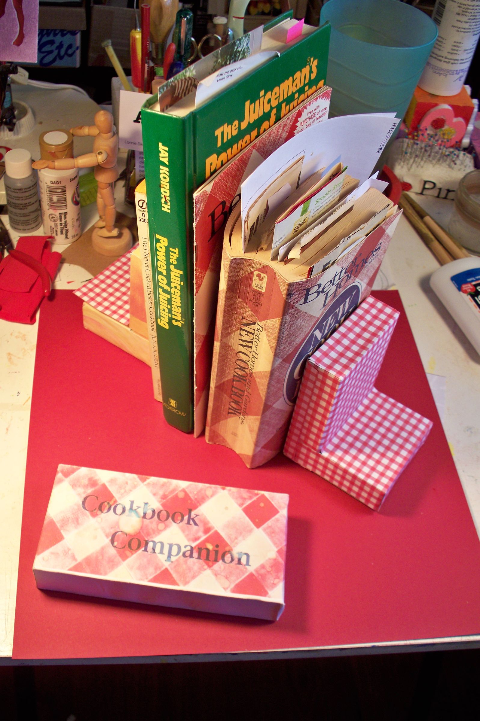 How to Make Bookends From Ceramic Tile