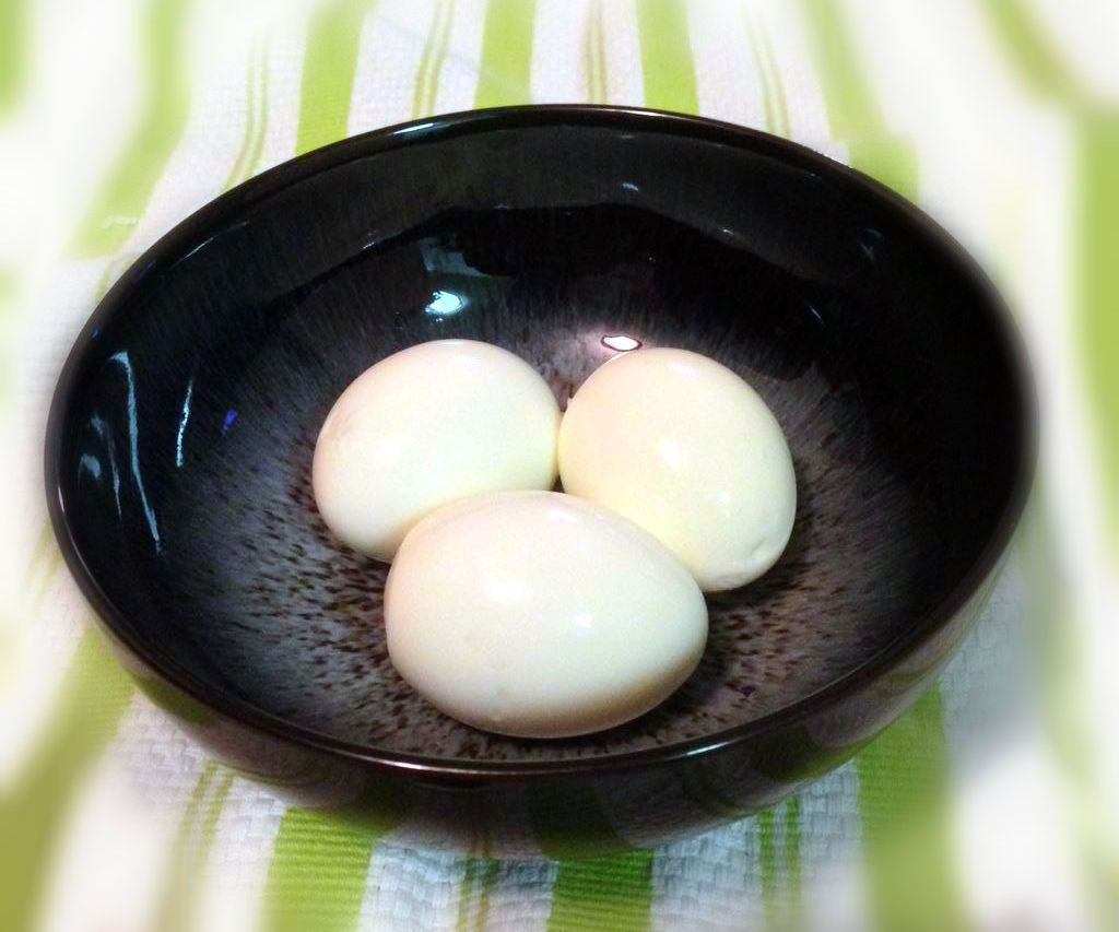 Ridiculously Easy Peel Hard-Boiled Eggs! What? No Way!