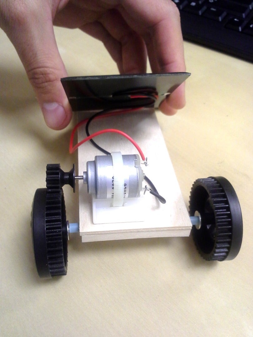 Connecting the Solar Panel to Motor