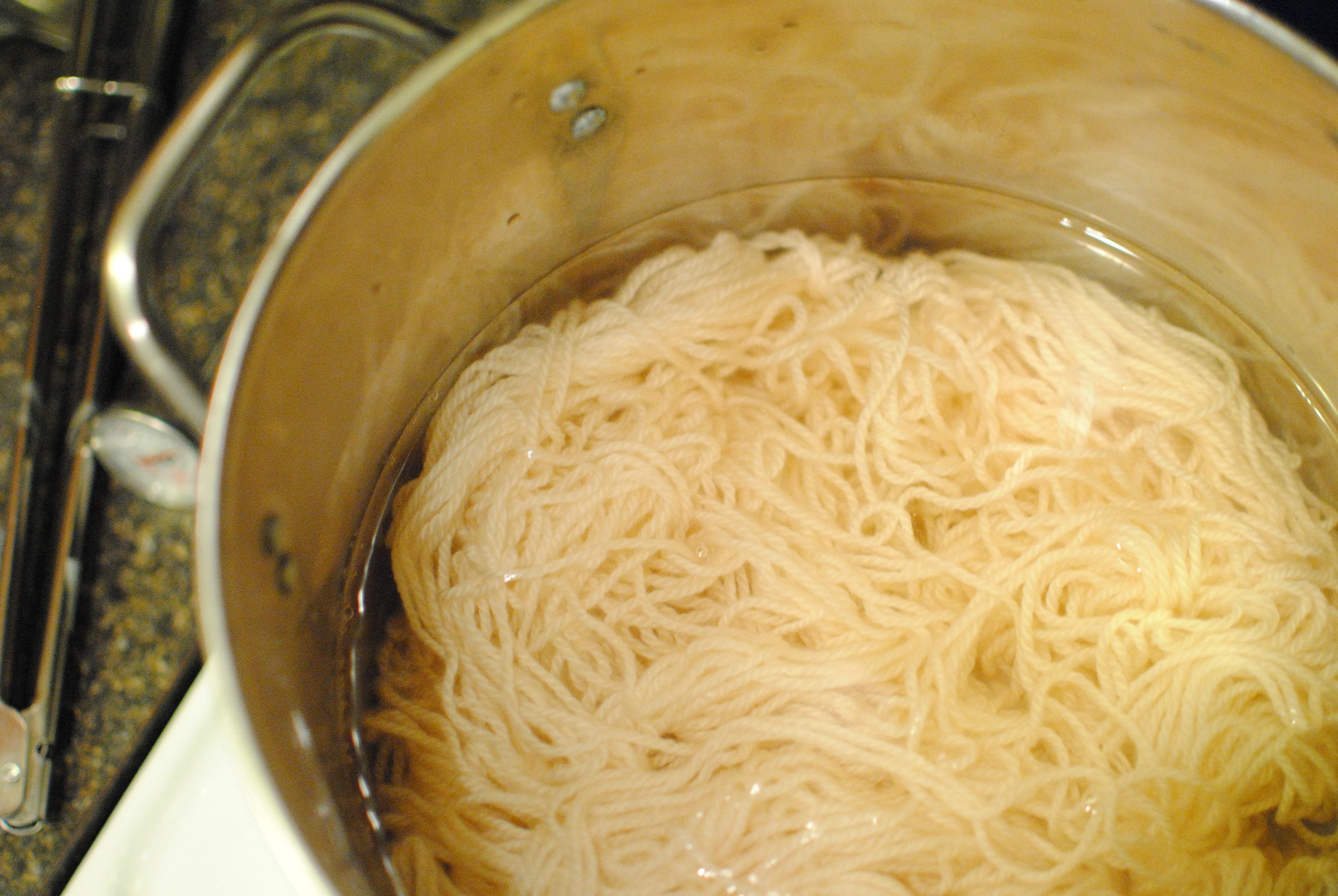 Naturally Dye Yarn With Avocado and Knit a Simple Scarf 10 Steps