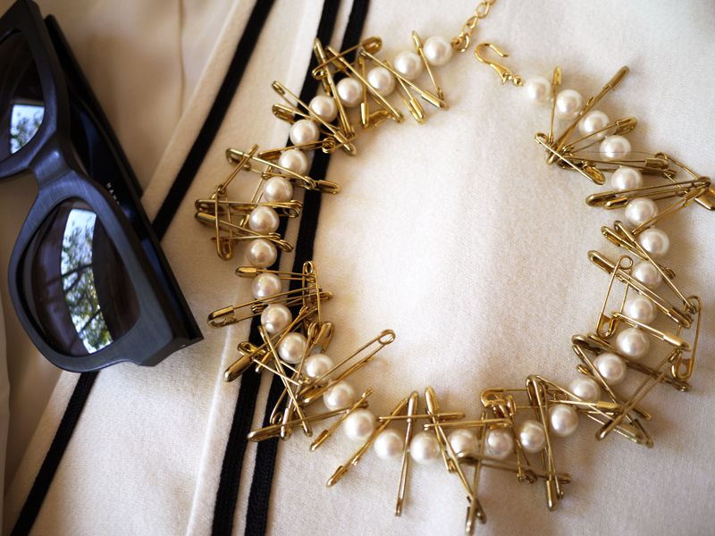 Distinctive Pearl Necklace Design-pearl and Safety Pin Necklace