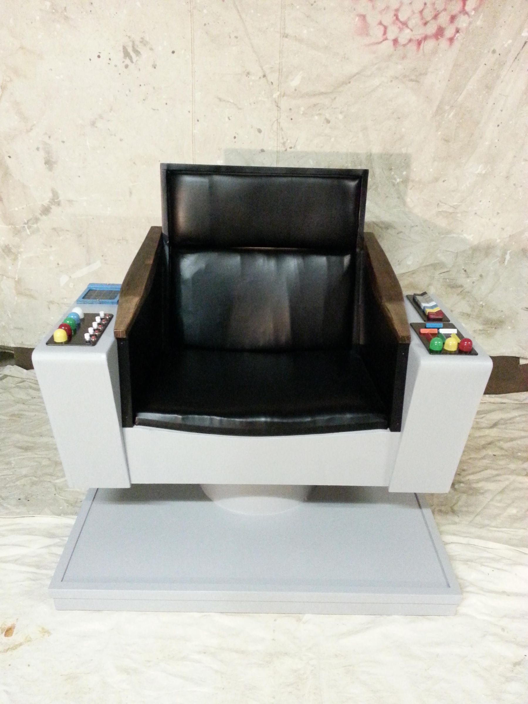 Captain Kirks Star Trek Chair With Sound