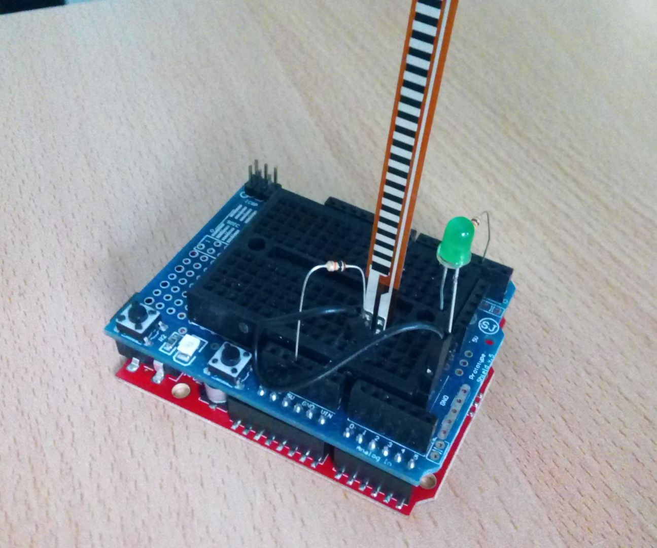 How to Use a Flex Sensor - Arduino Tutorial