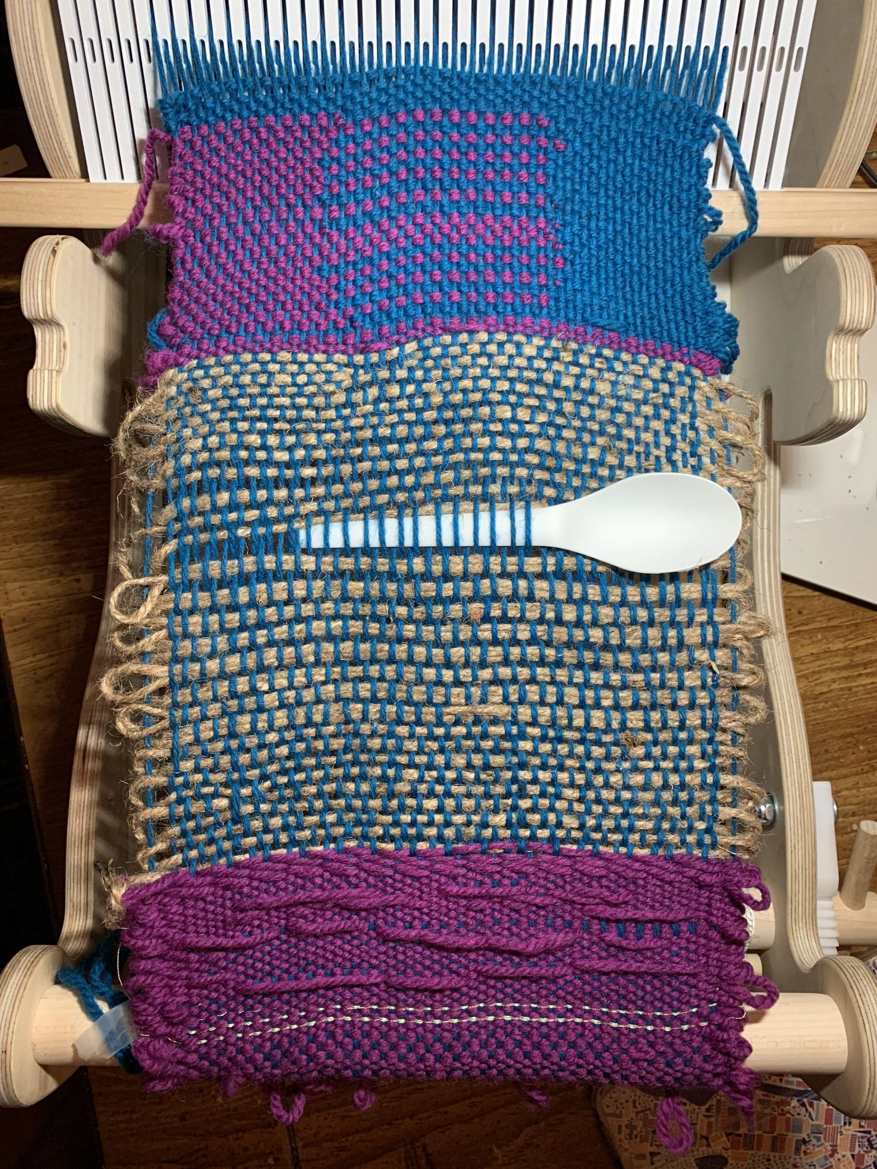 Simple Weave Using a Cricket Loom 5 Steps (with Pictures) Instructables