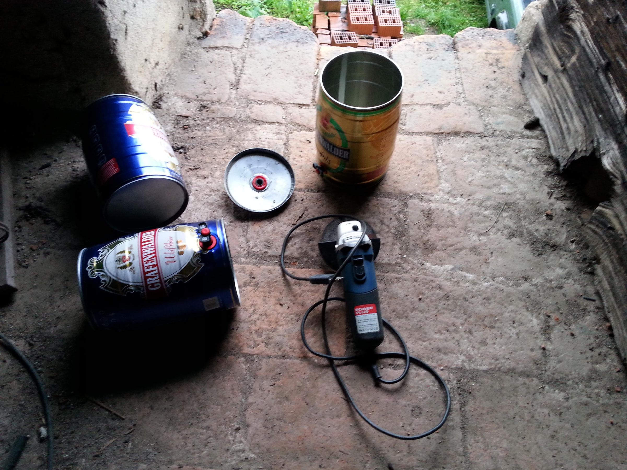 5l Beer Keg Planter VERTICAL GARDEN UPGRADE 7 Steps (with Pictures