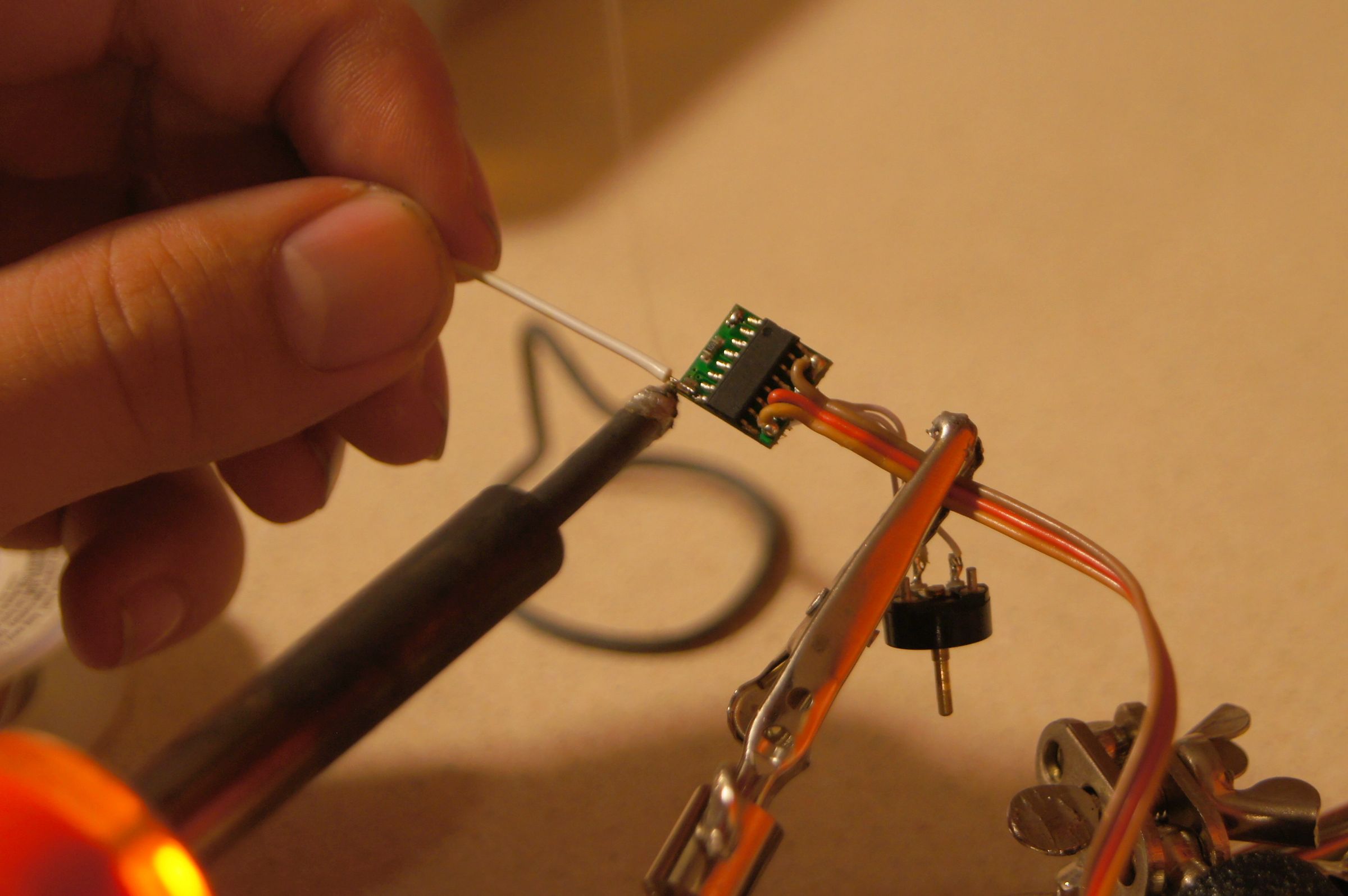 Convert a Servo to Switch on and Off LED's : 4 Steps - Instructables