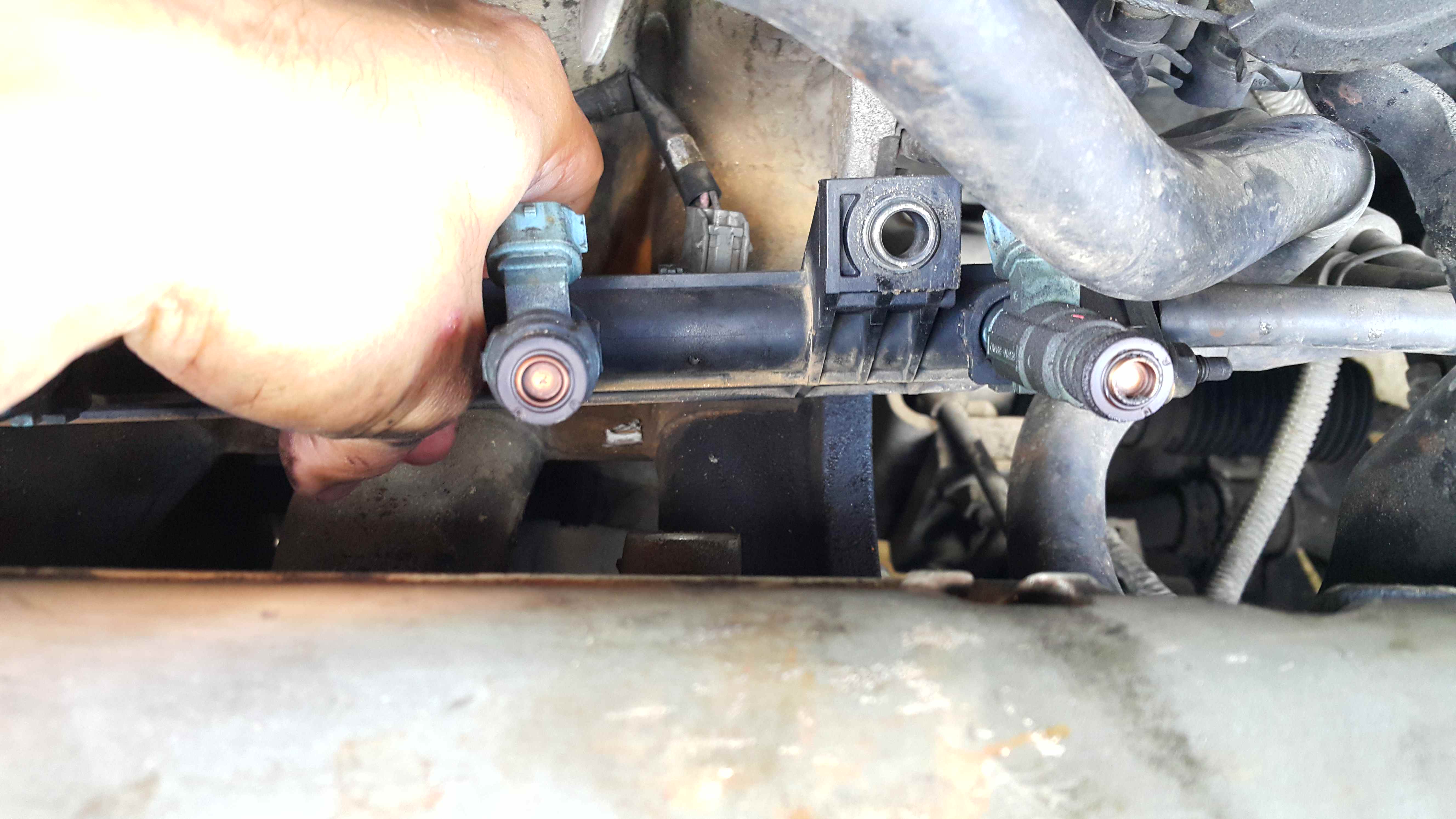 Replacing Fuel Injectors (Hyundai Trajet) 3 Steps (with Pictures) Instructables