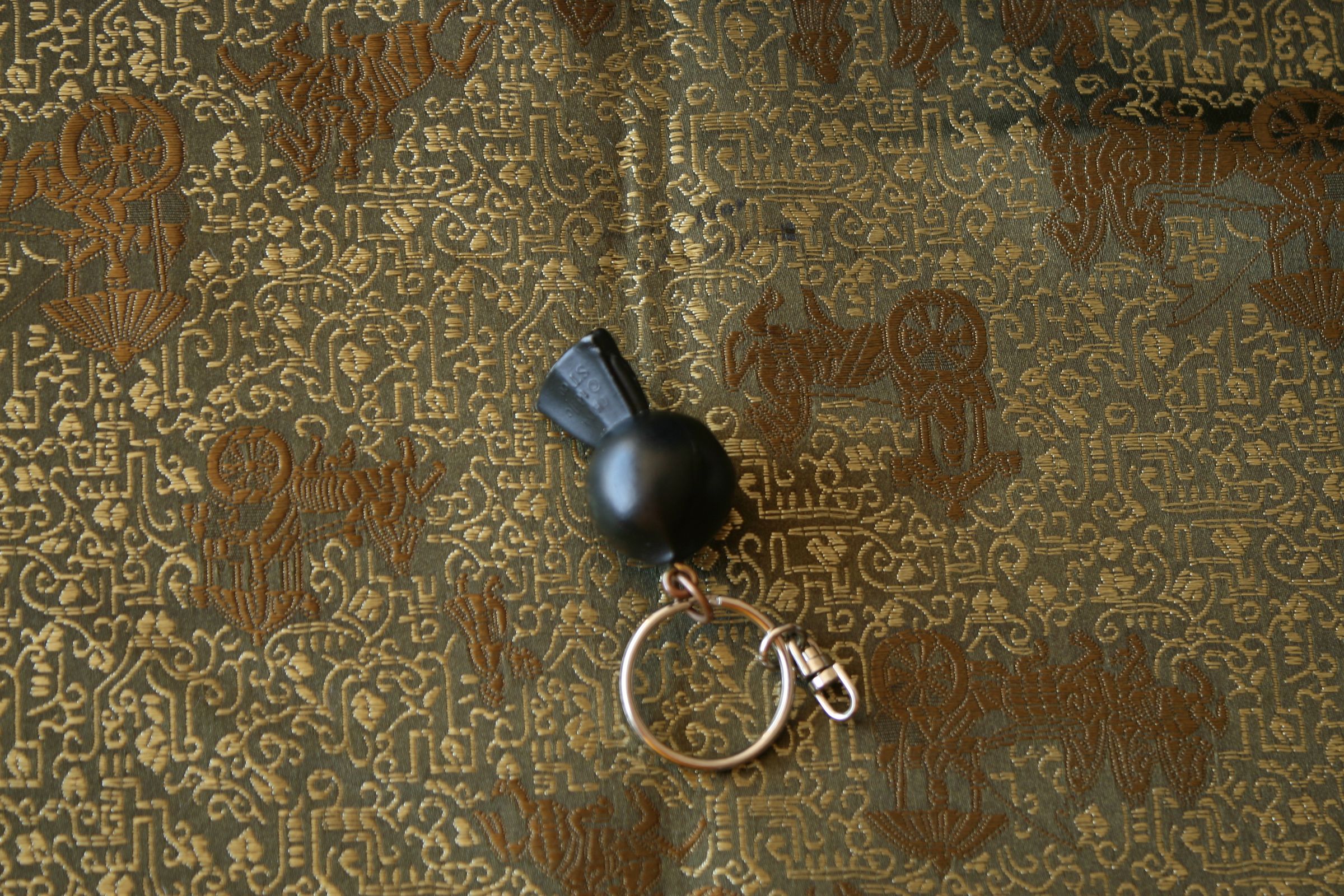 guitar pick keychain