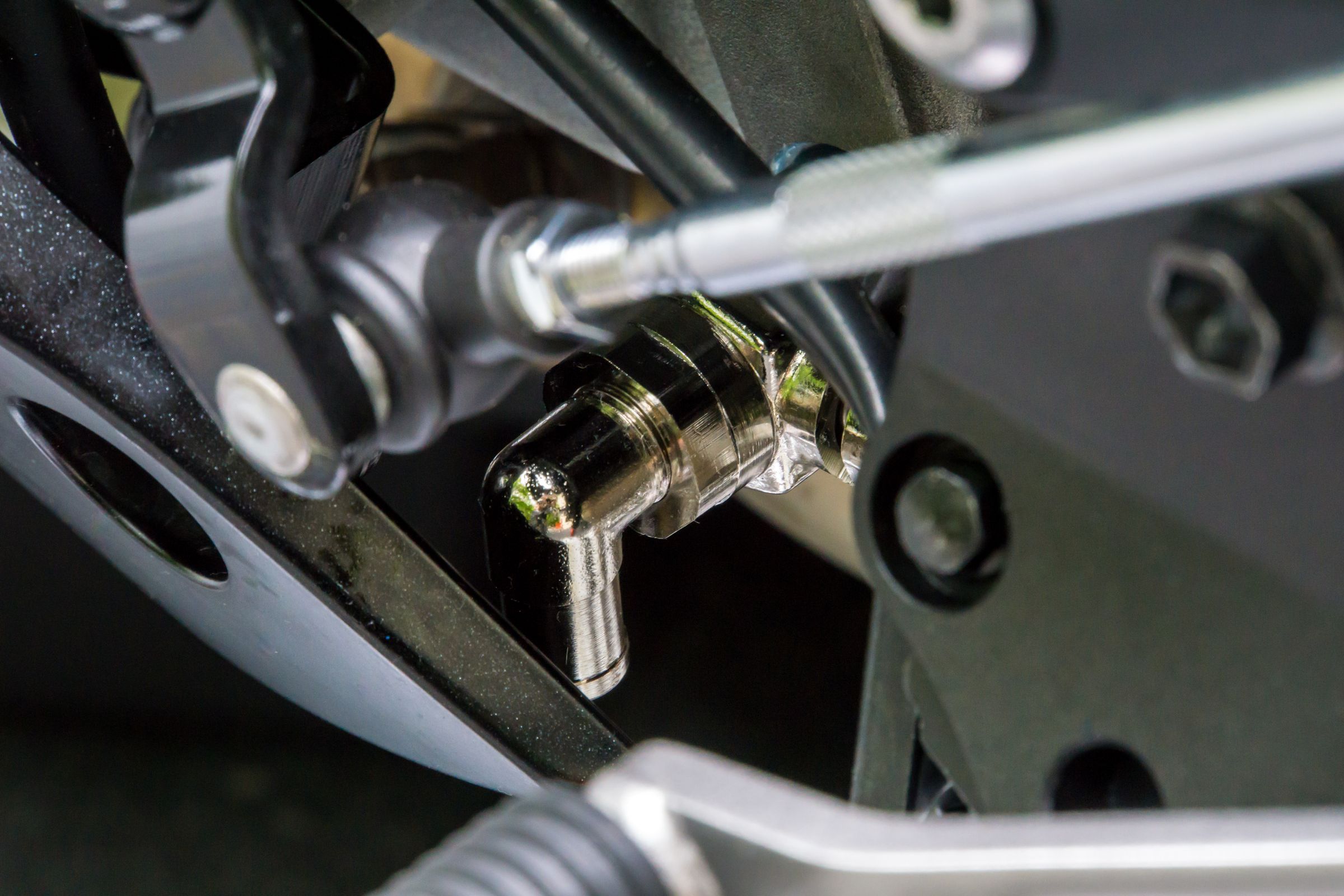 DIY Motorcycle Oil Change 2017 Kawasaki Ninja 650 / Z650 12 Steps