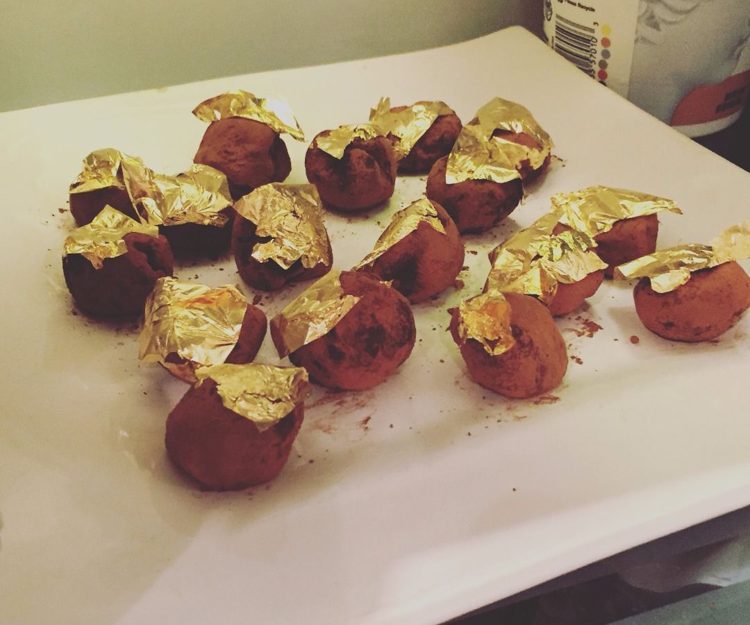How to Make (easy) Delicious Holiday Truffles