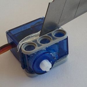 Fixing the Lego Parts to the Servo-motor