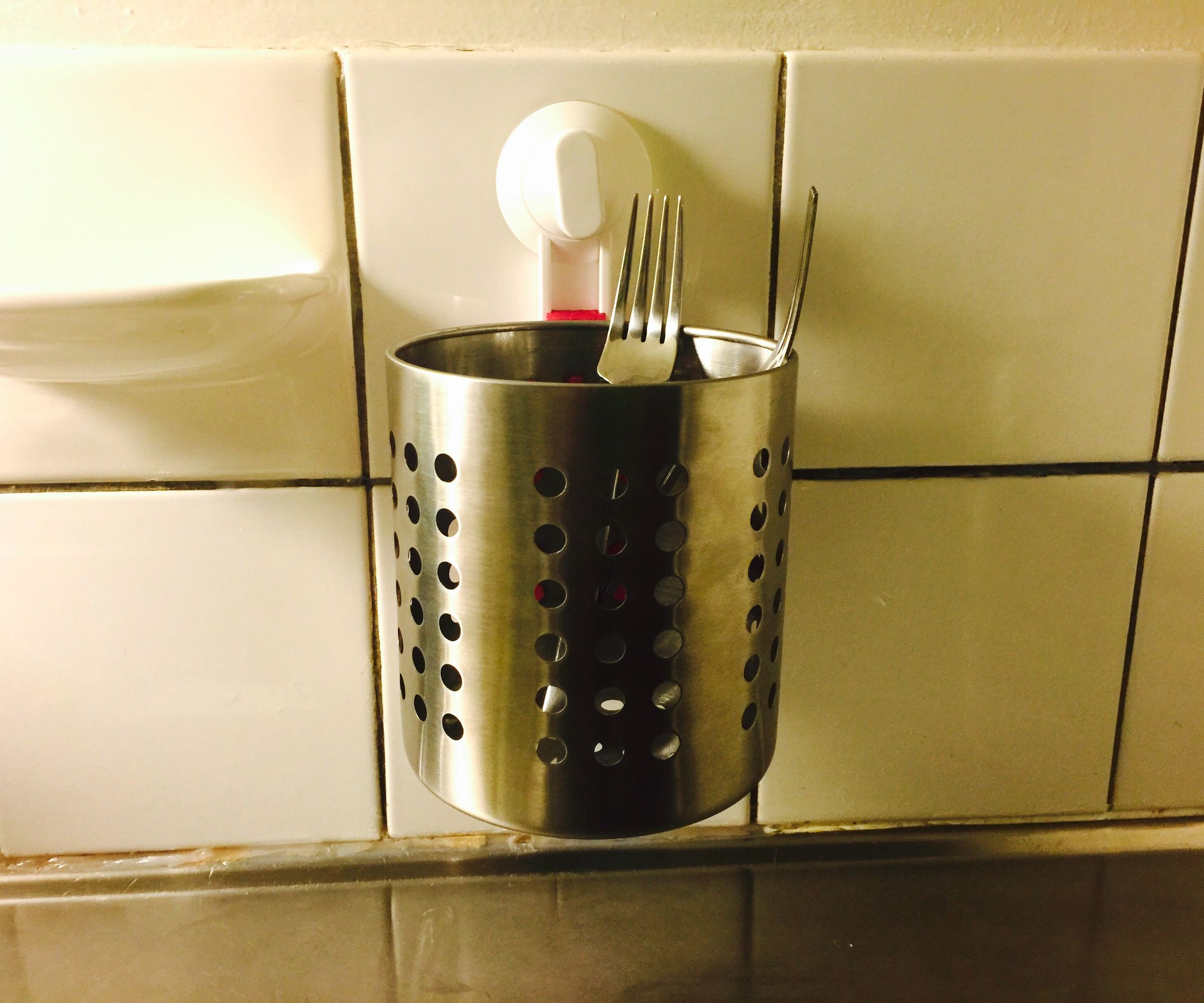 3d-printed Tile Mount to Lift Up IKEA Ordning Drainer From Bench