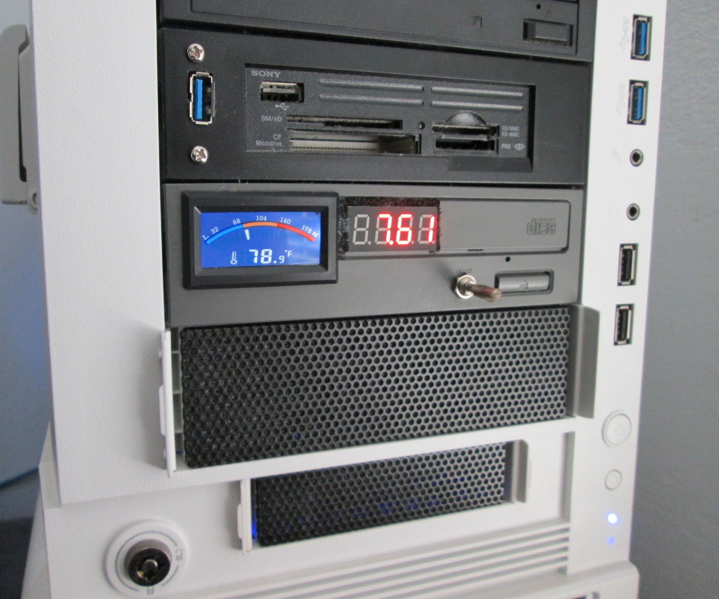 Fan Controller With Voltage and Temperature Readout