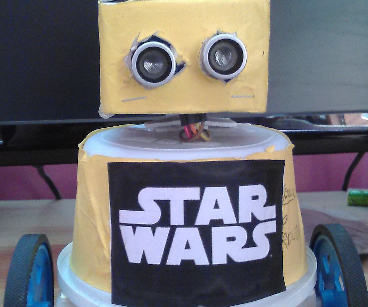 ULTRASONIC SENSOR ROBOT