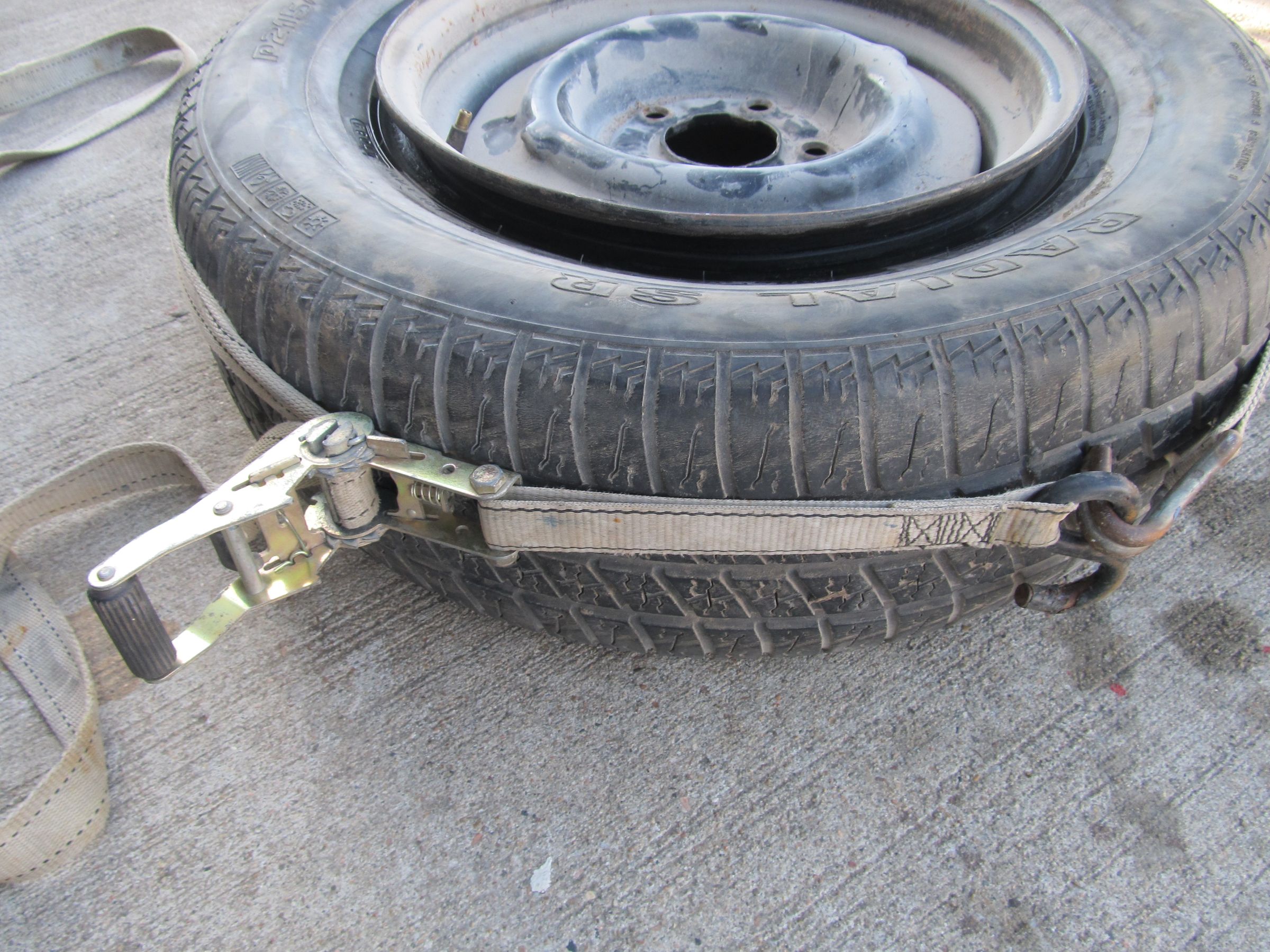 How to Use a Tire Changer. 6 Steps Instructables
