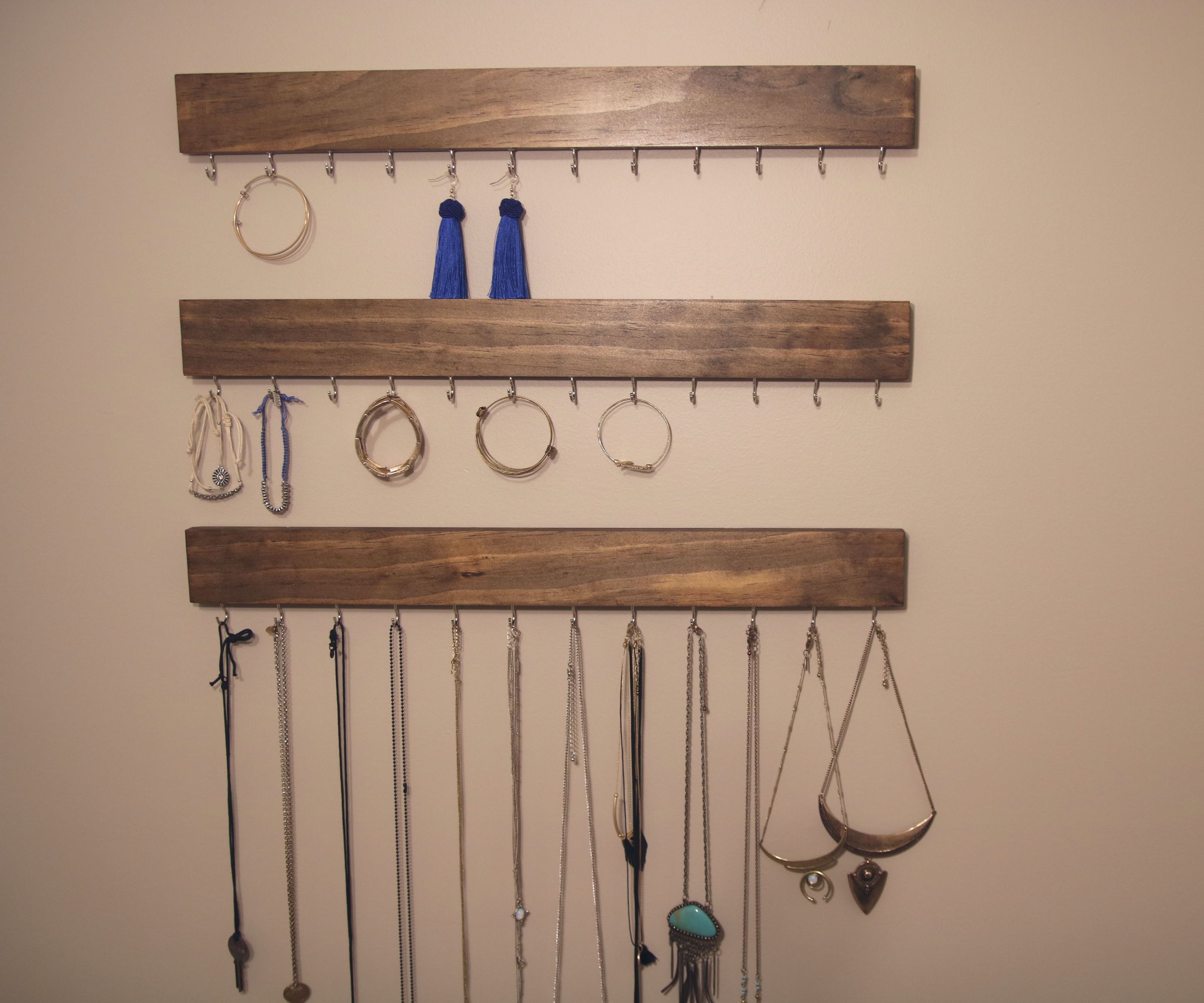 How to Make a Simple Jewelry Hanger